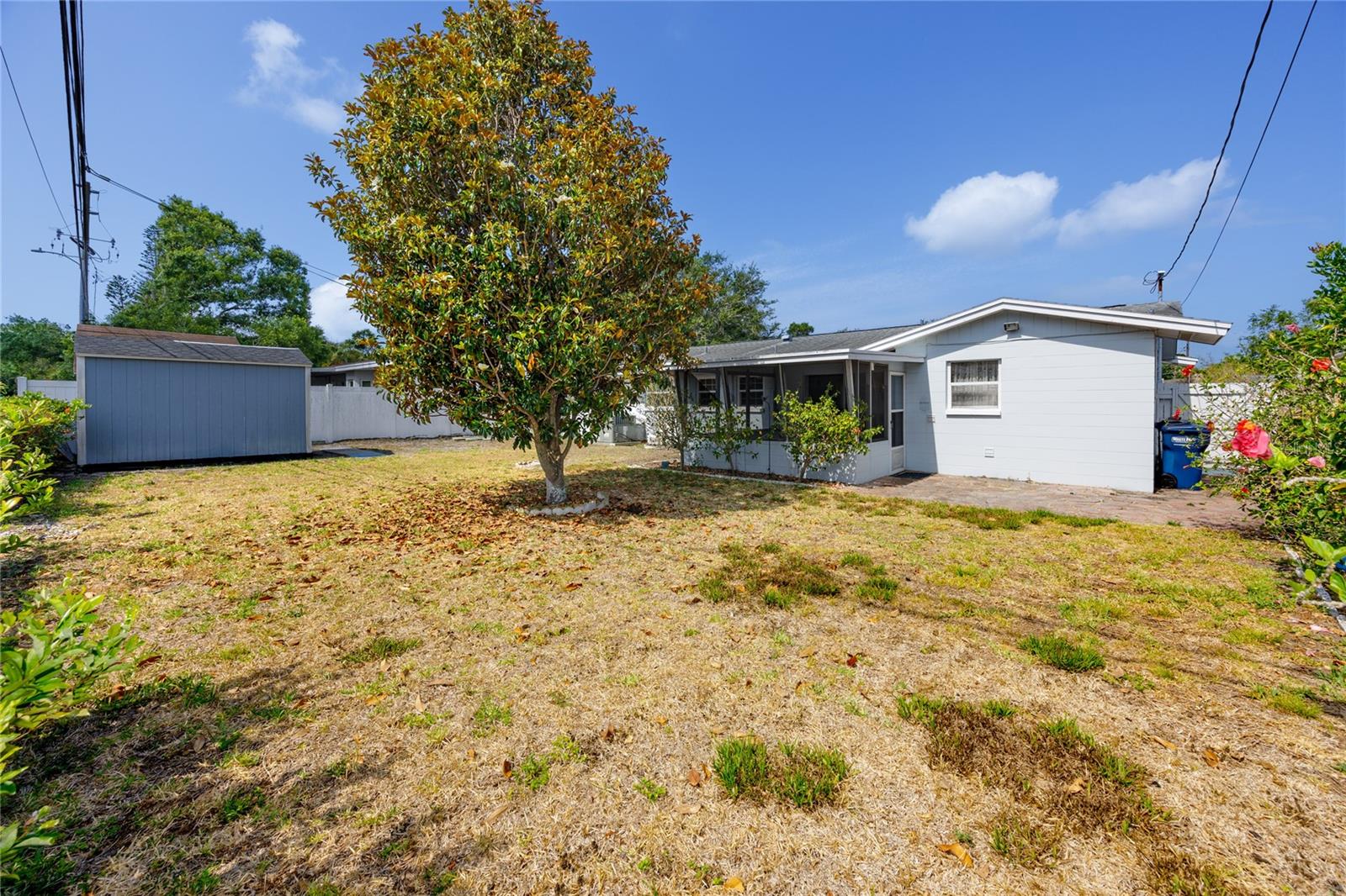 Listing photo id 37 for 7777 117th Street