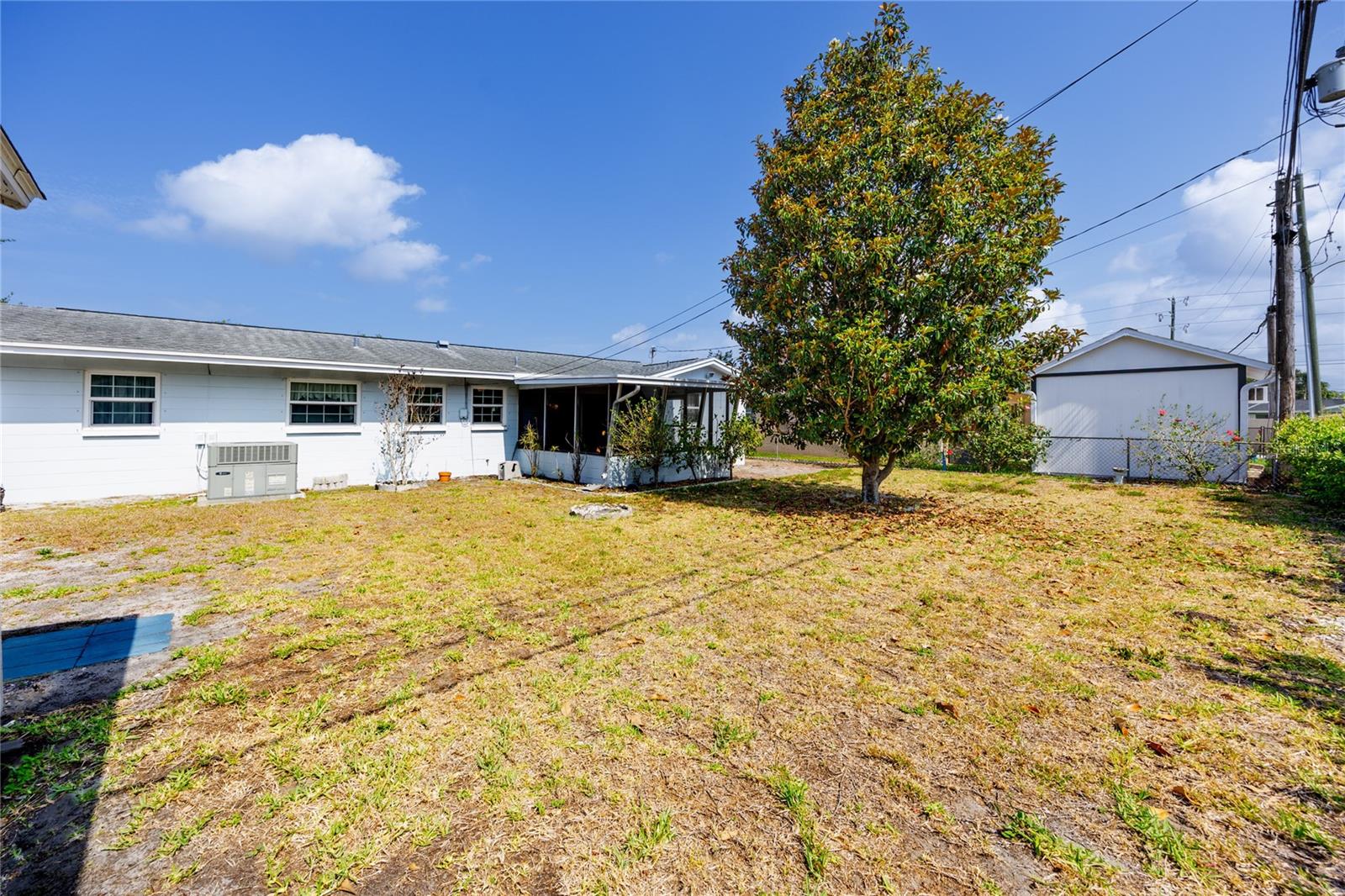 Listing photo id 38 for 7777 117th Street