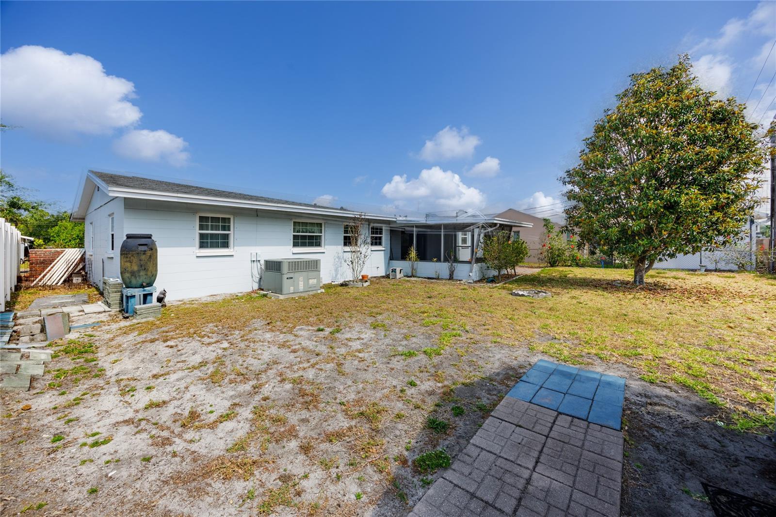 Listing photo id 39 for 7777 117th Street