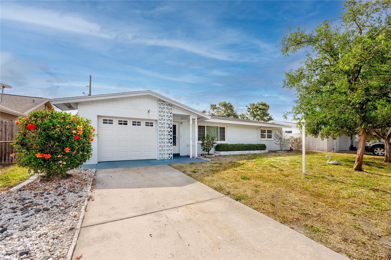 Listing photo id 40 for 7777 117th Street