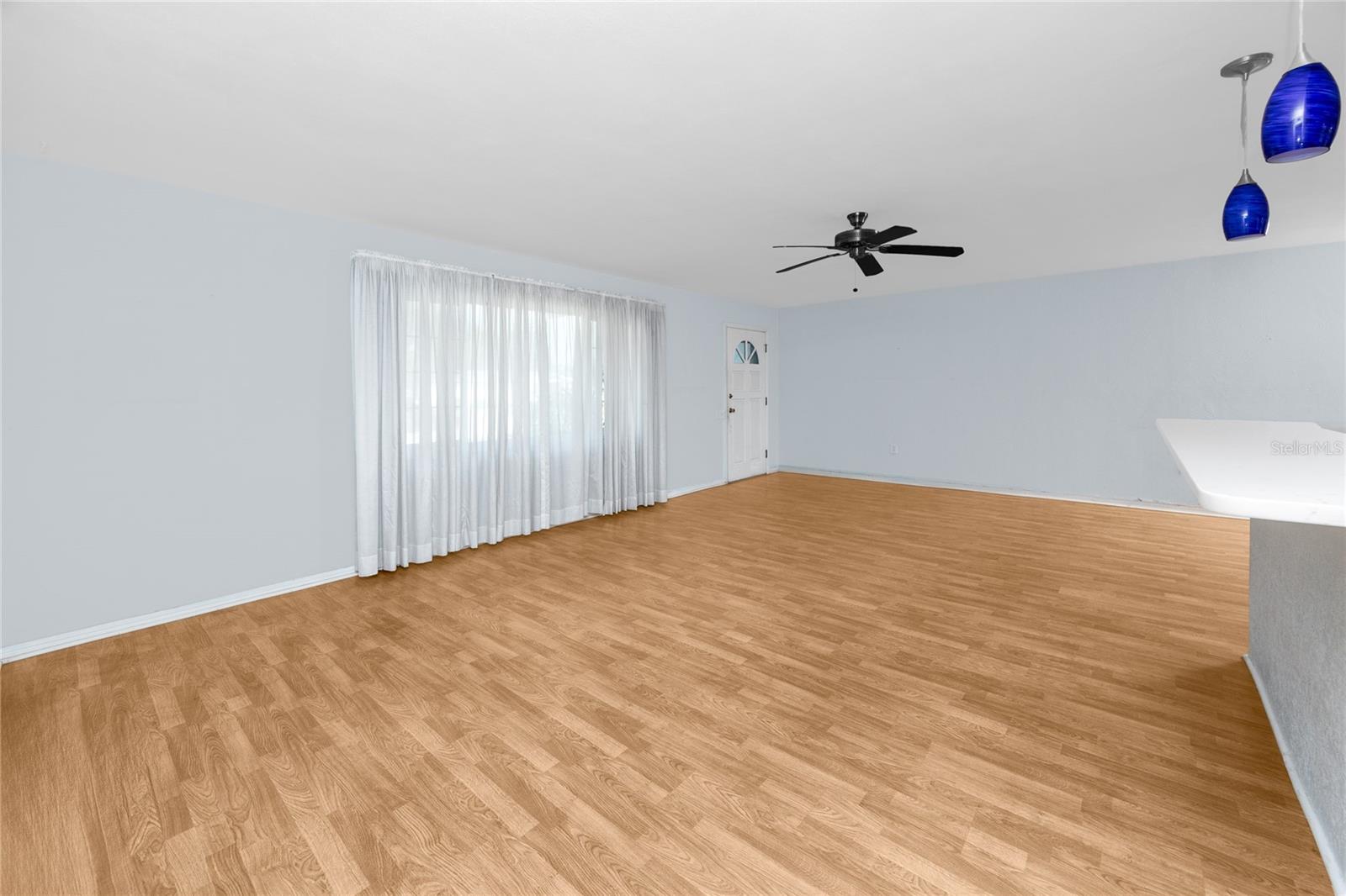 Listing photo id 4 for 7777 117th Street