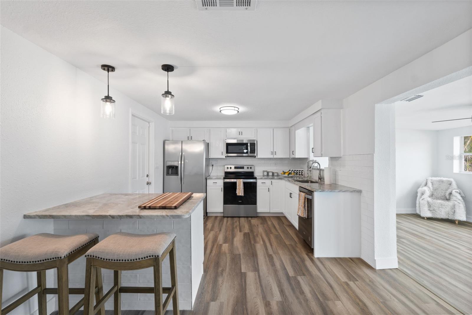 Listing photo id 9 for 2252 Society Drive