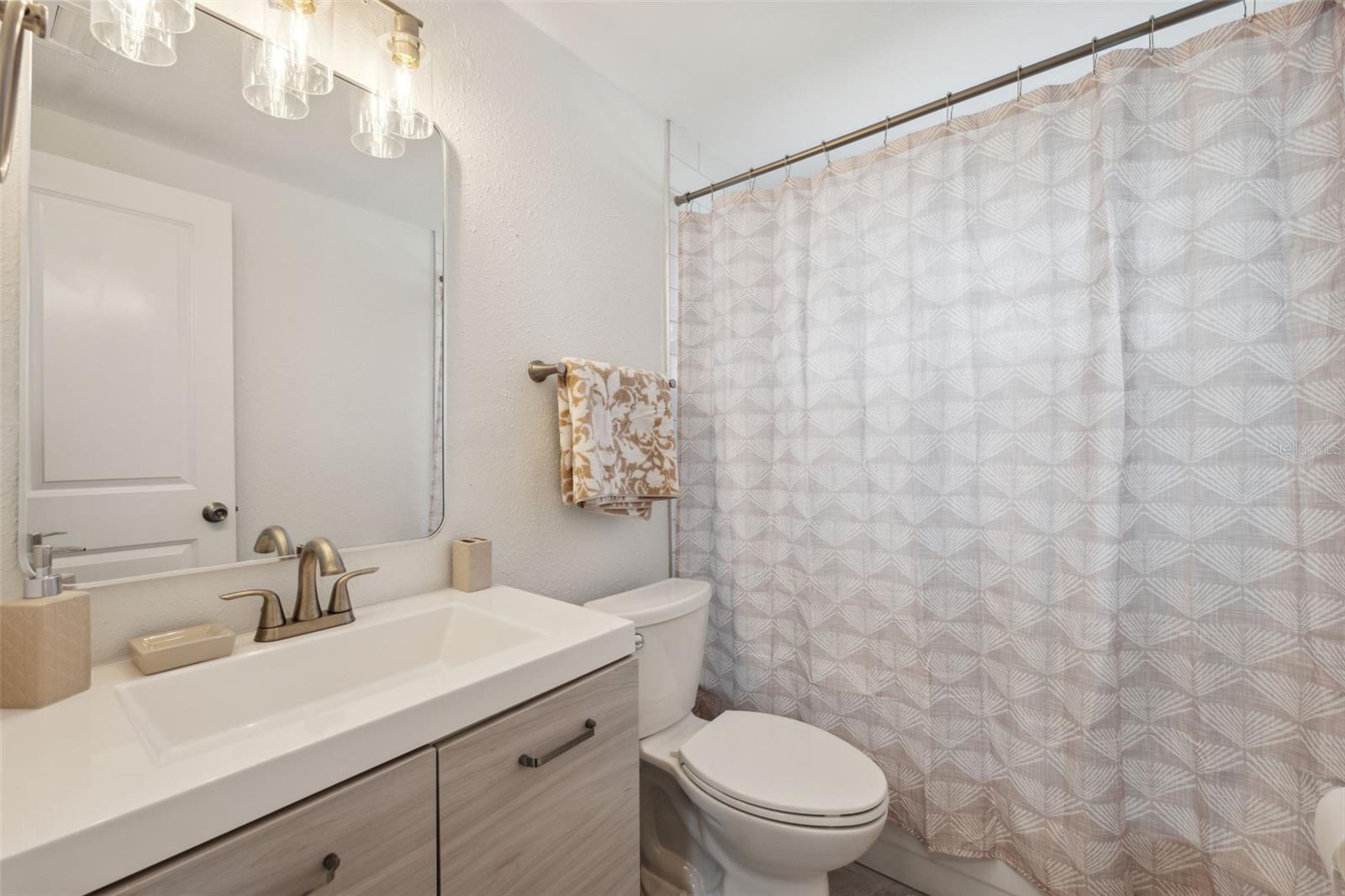 Listing photo id 17 for 2252 Society Drive