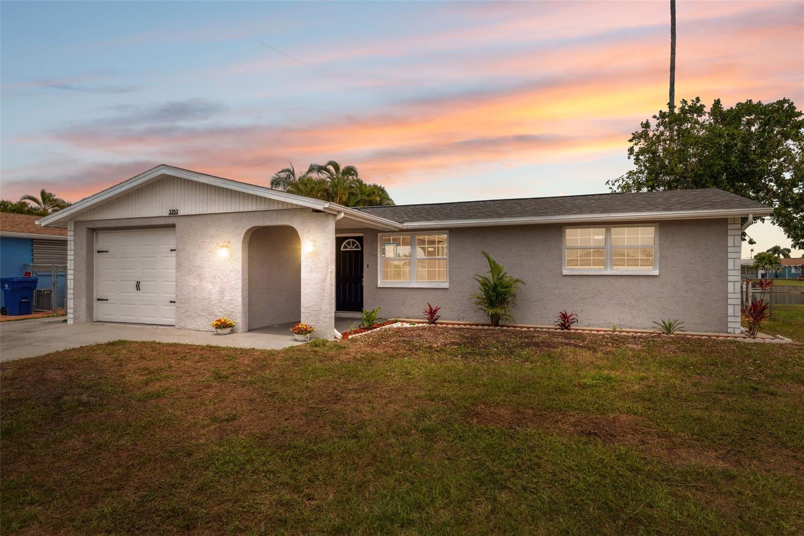 Listing photo id 0 for 2252 Society Drive