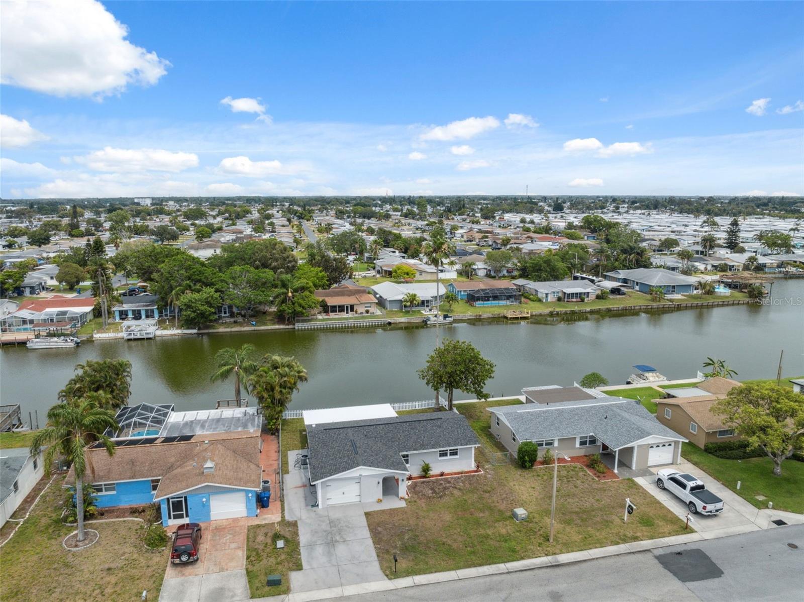 Listing photo id 28 for 2252 Society Drive