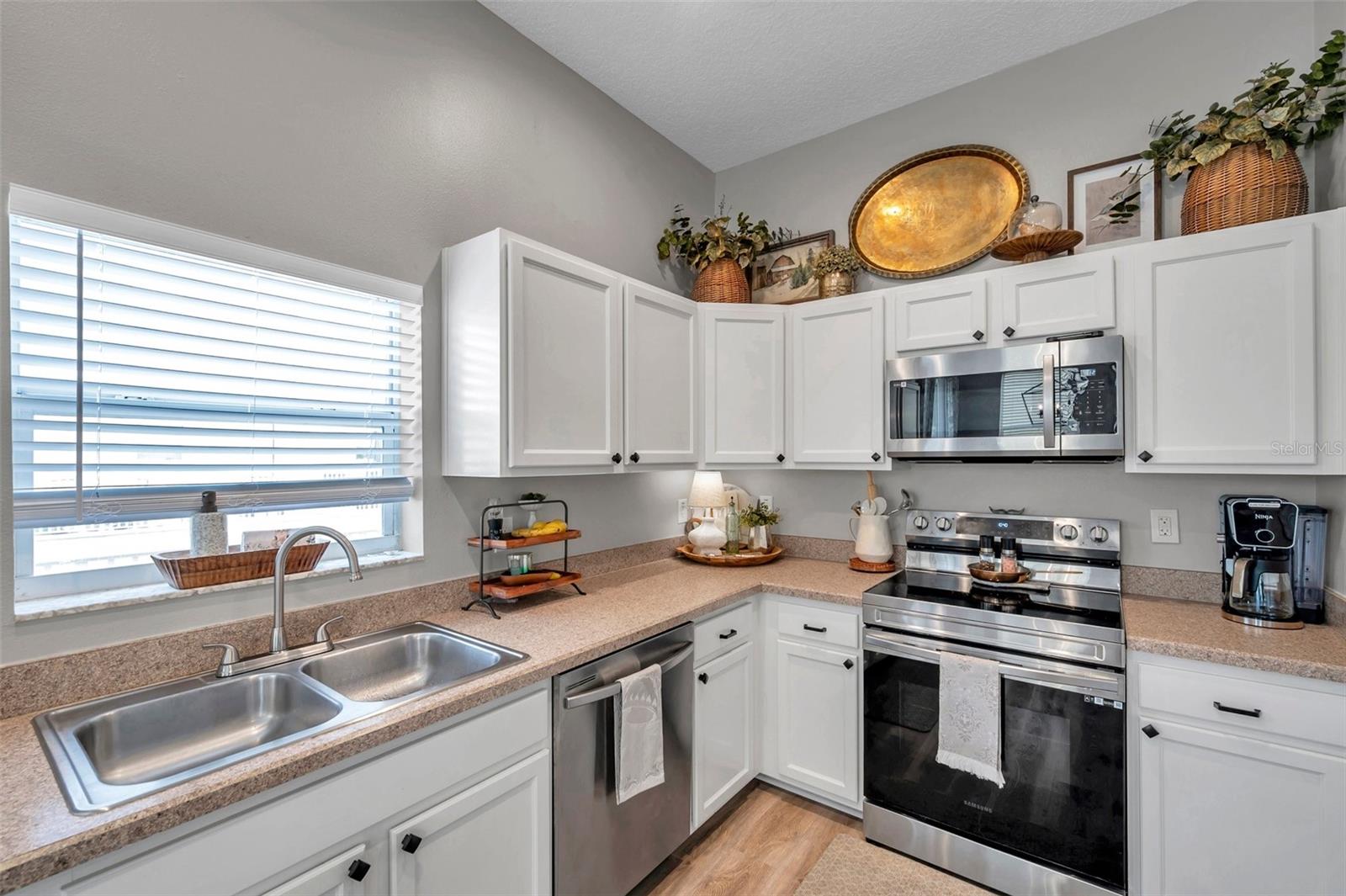 Image 10 of 32 For 456 Bayou Village Drive