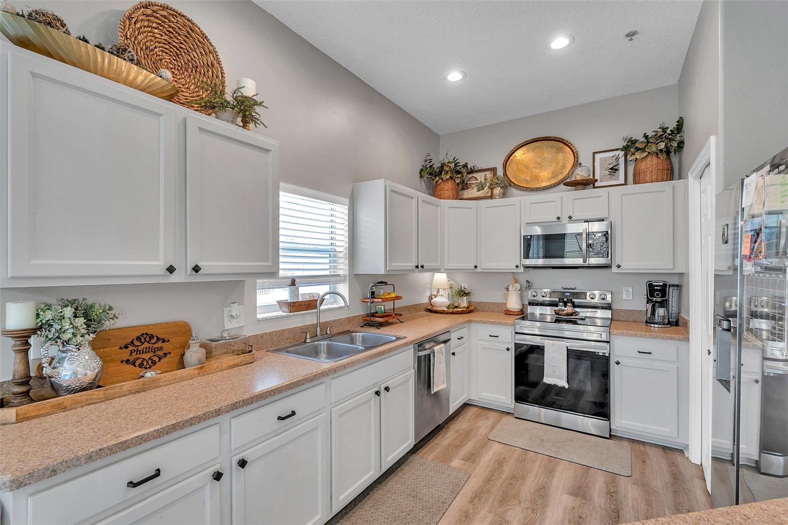 Image 8 of 32 For 456 Bayou Village Drive