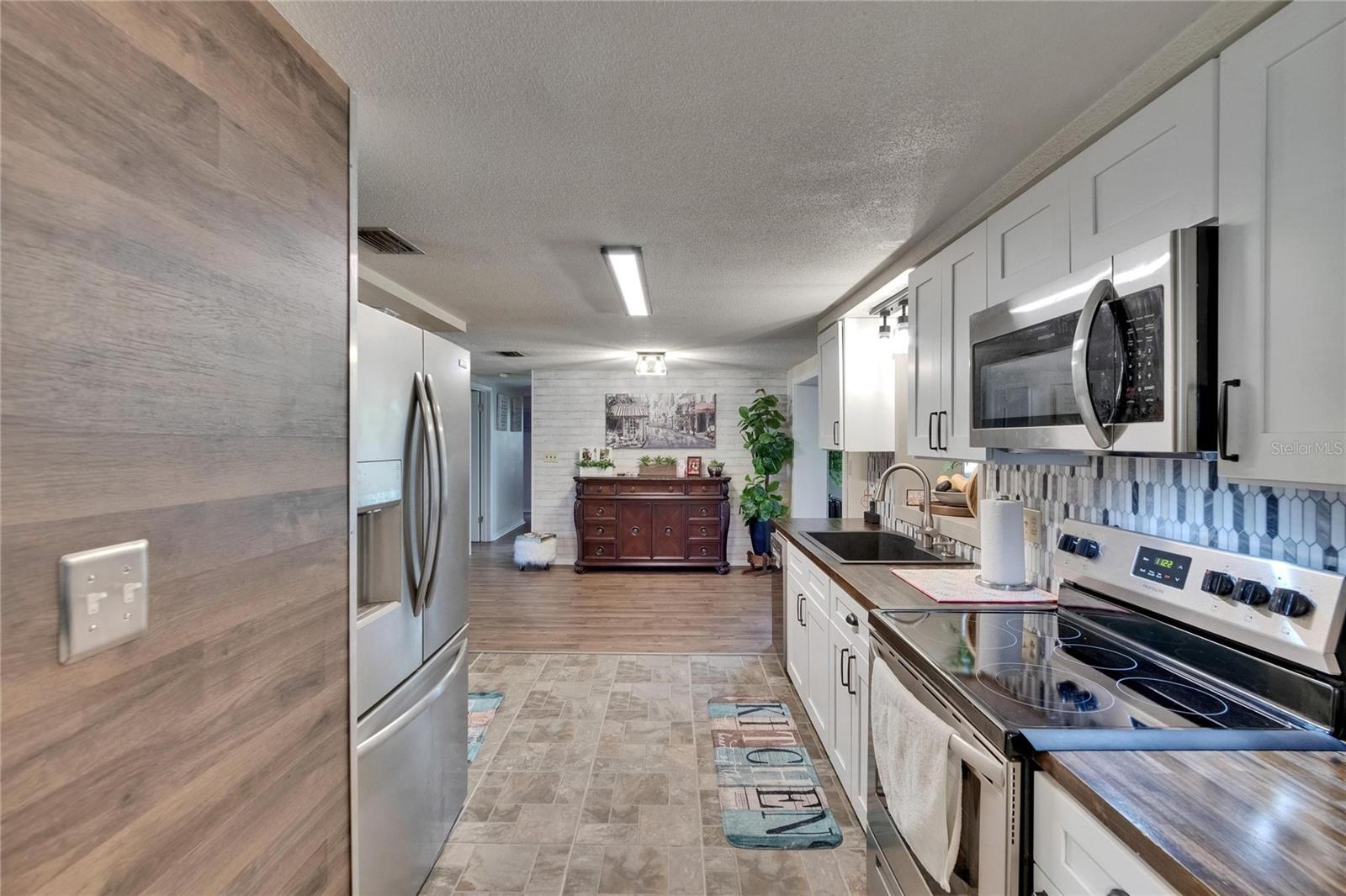Image 15 of 55 For 4145 Willow Oak Rd