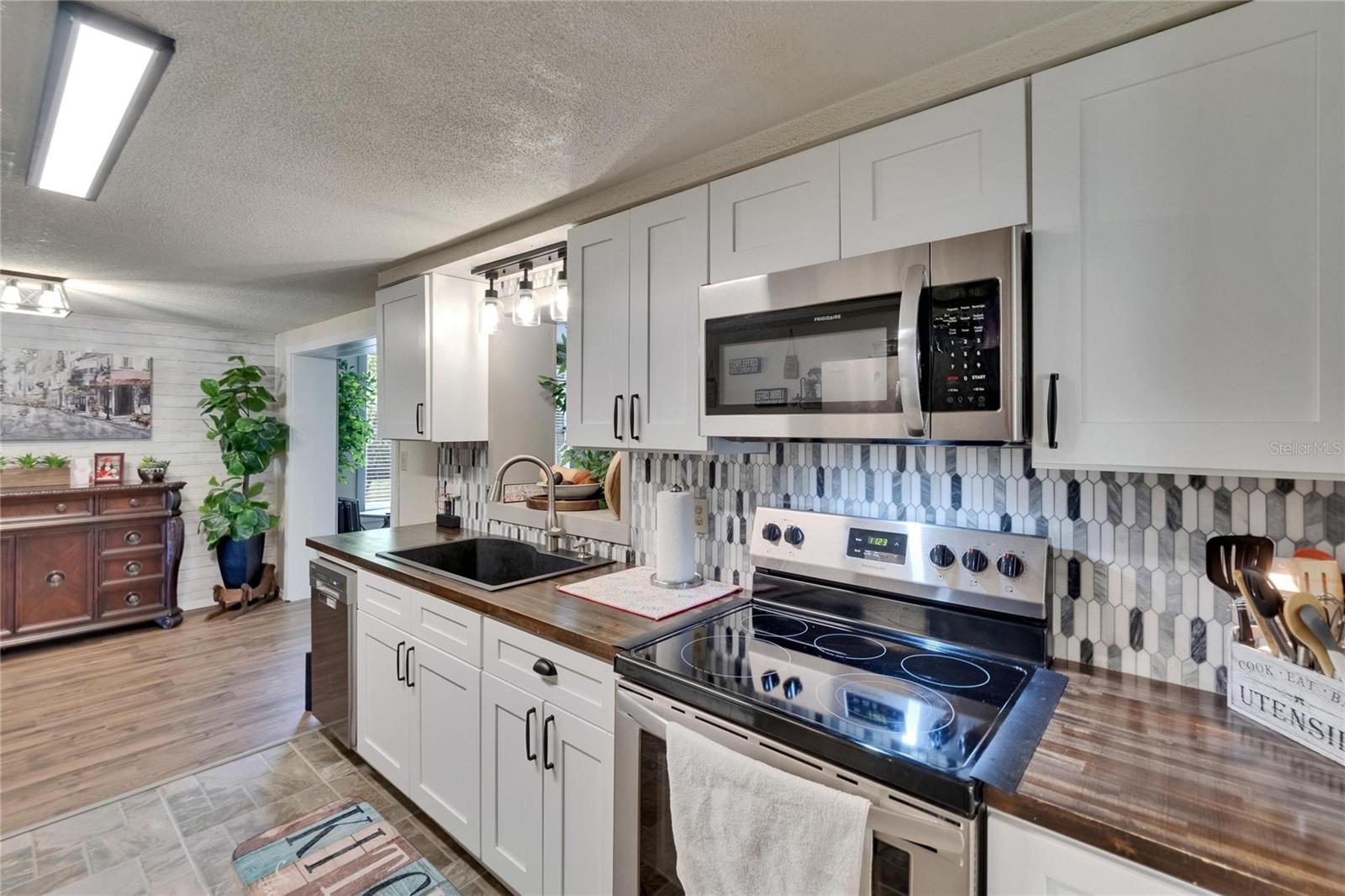 Image 16 of 55 For 4145 Willow Oak Rd