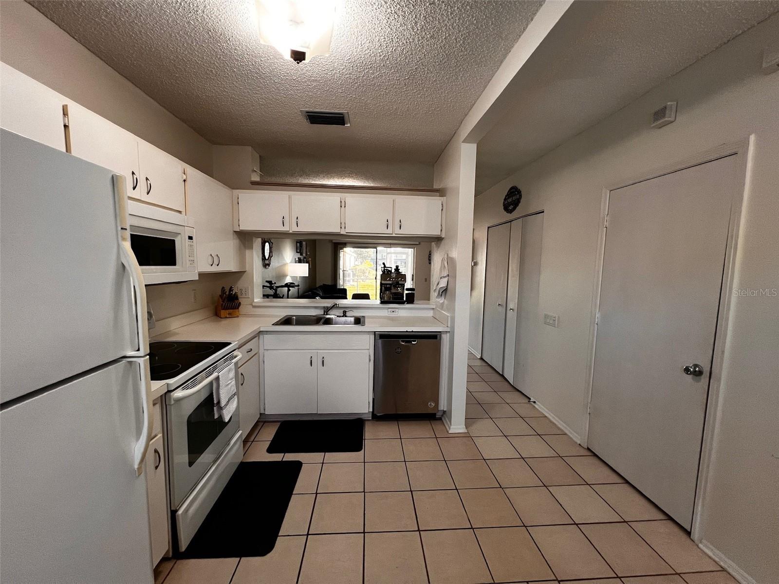Image 22 of 37 For 6231 Bayside Key Drive