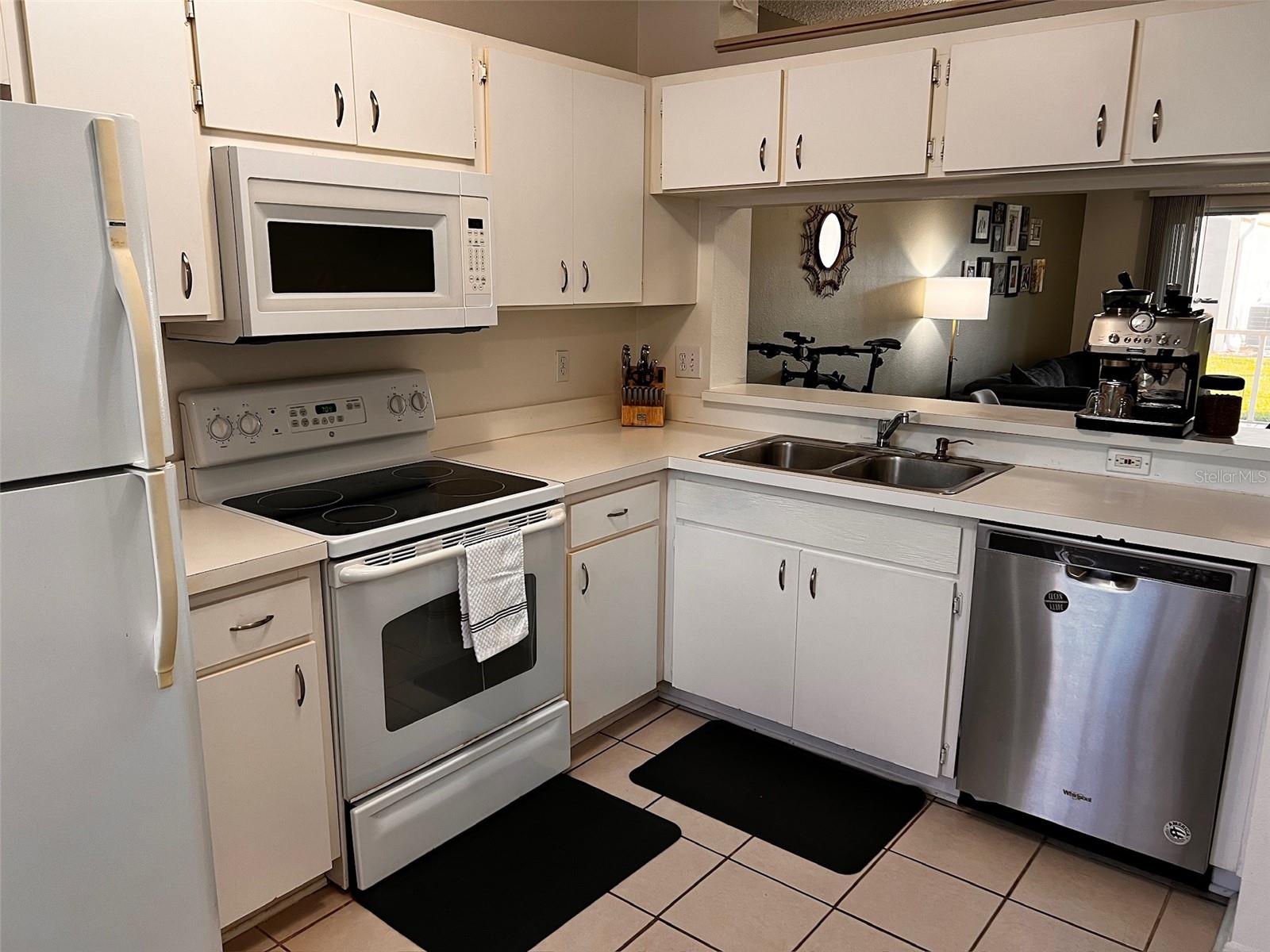 Image 8 of 37 For 6231 Bayside Key Drive