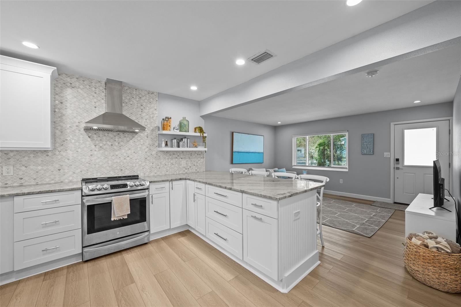 Image 5 of 42 For 608 Betmor Lane