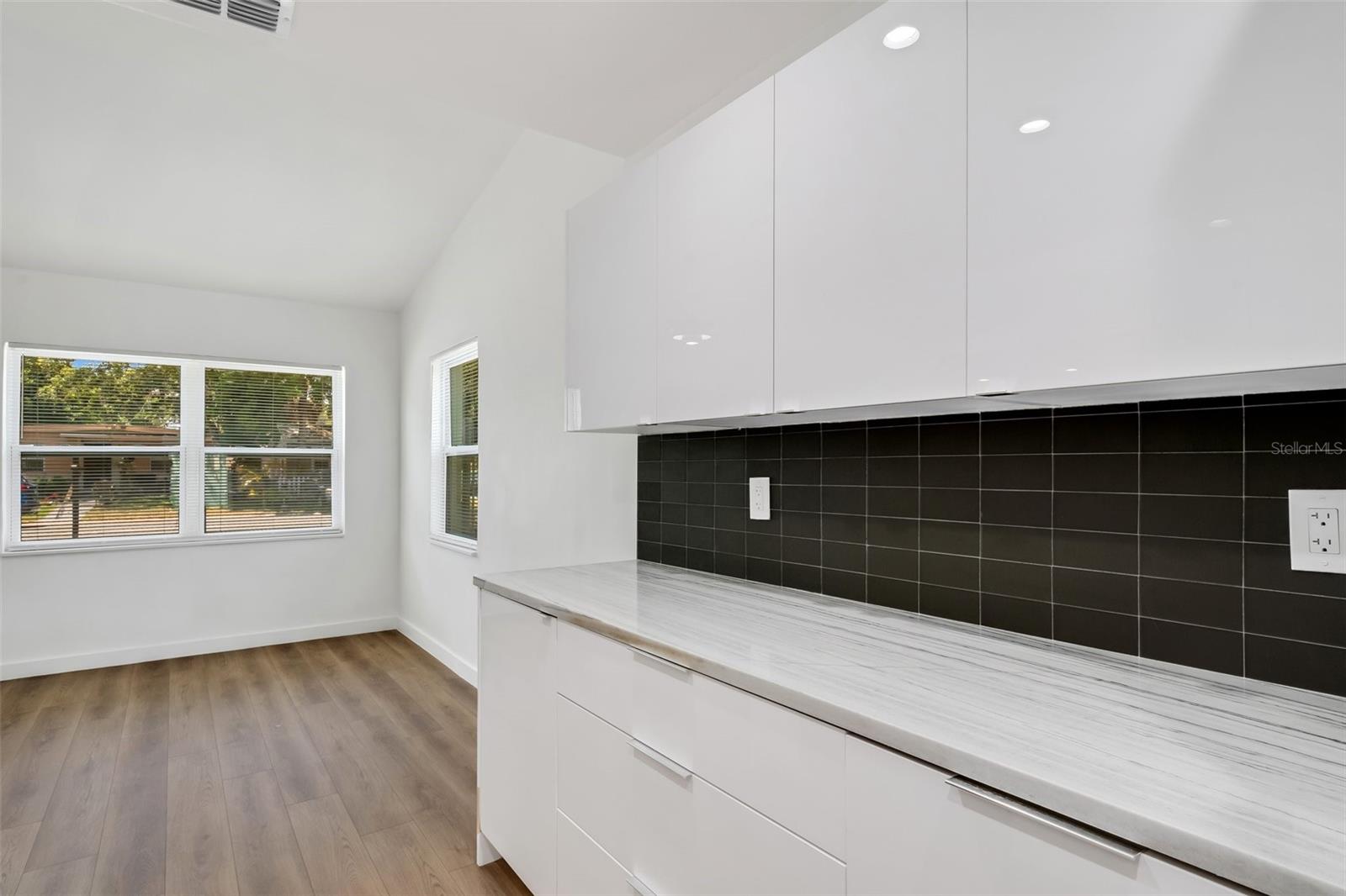 Image 10 of 25 For 3151 6th Avenue S