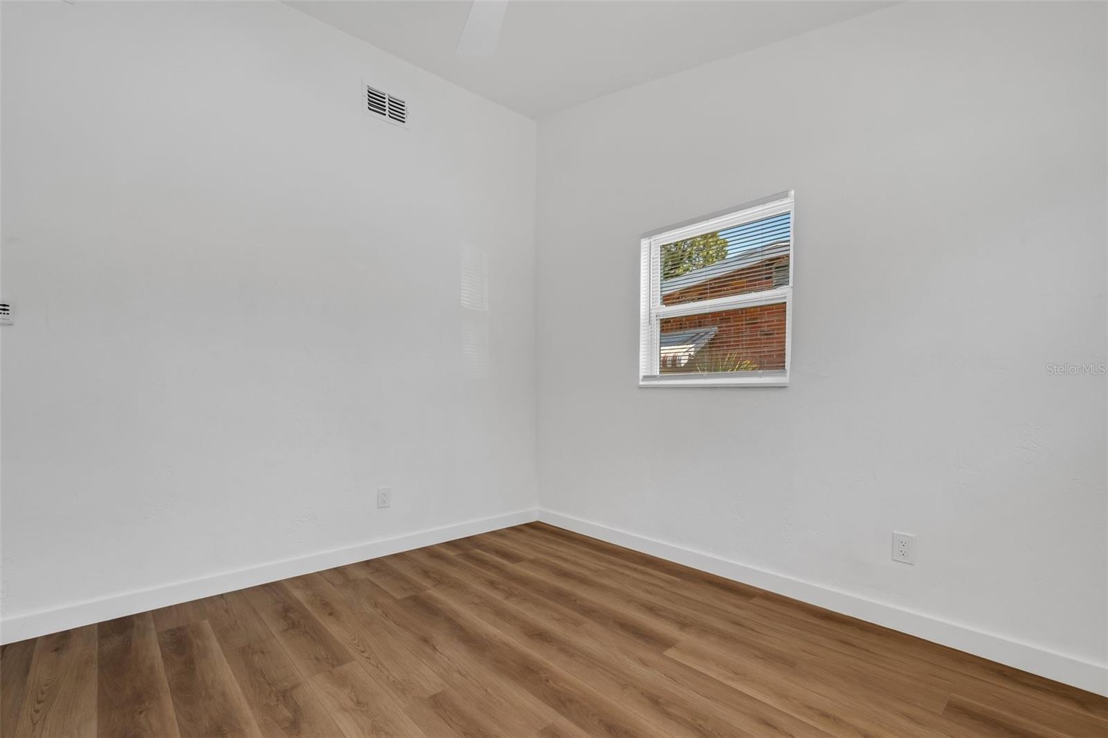 Image 21 of 25 For 3151 6th Avenue S
