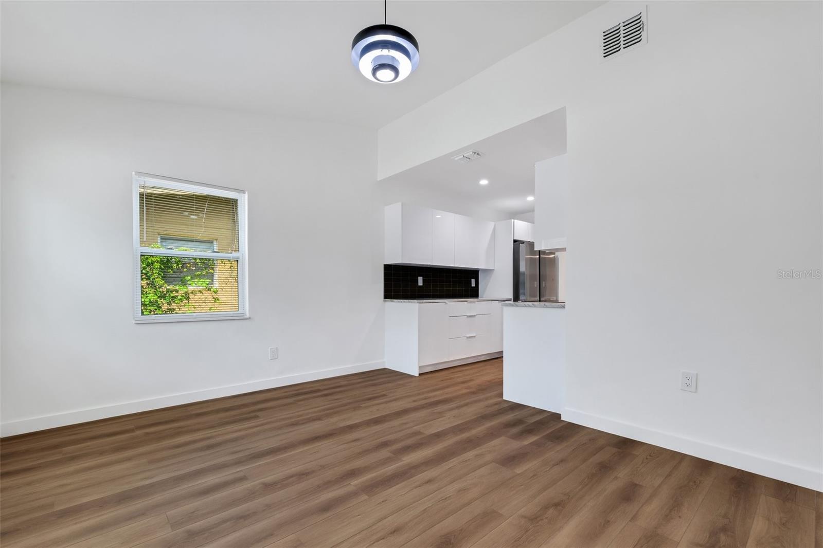 Image 5 of 25 For 3151 6th Avenue S