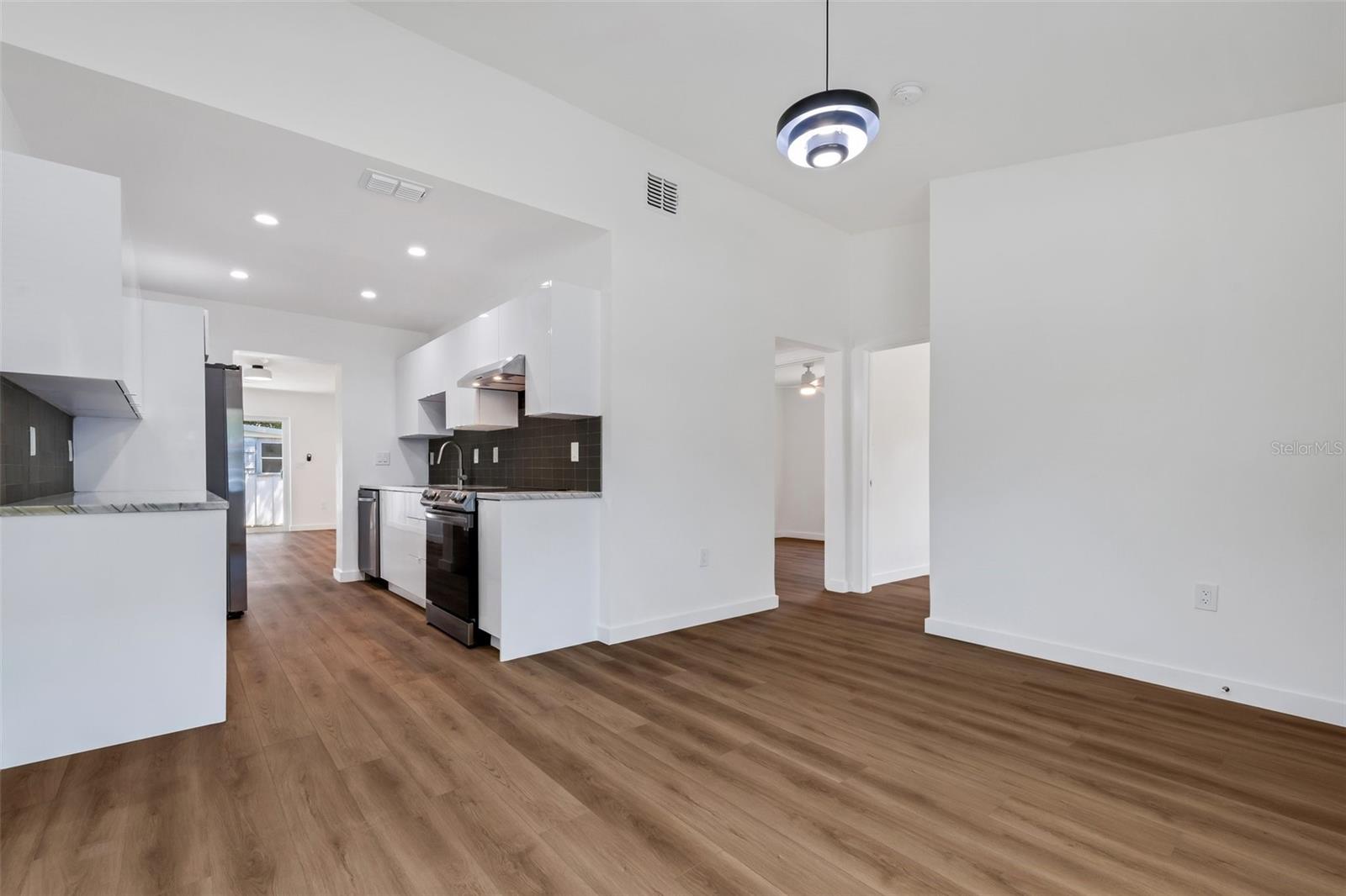 Image 6 of 25 For 3151 6th Avenue S