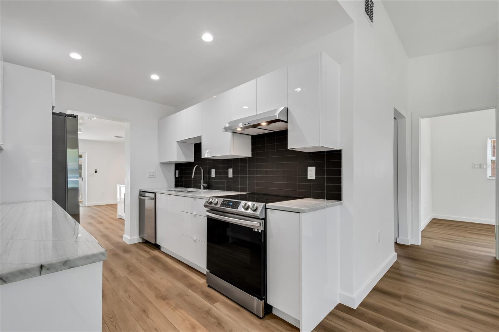 Image 8 of 25 For 3151 6th Avenue S
