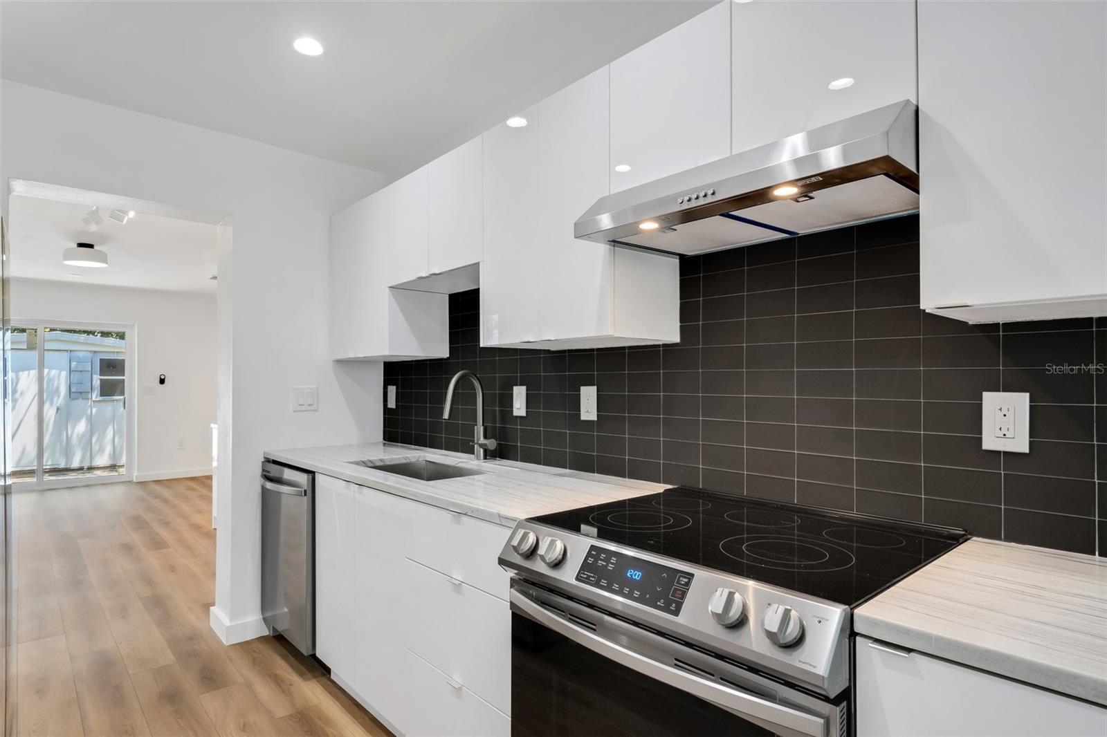 Image 9 of 25 For 3151 6th Avenue S