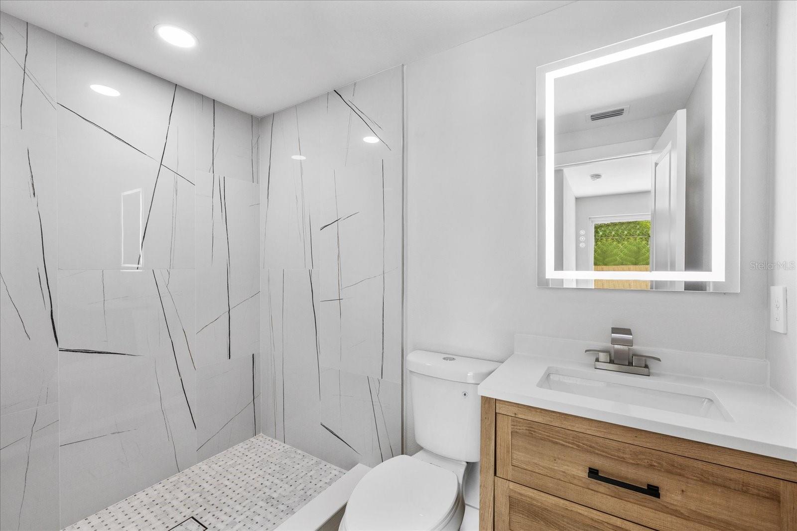 Listing photo id 10 for 3910 Iowa Avenue