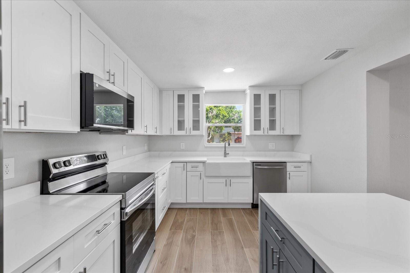 Listing photo id 0 for 3910 Iowa Avenue