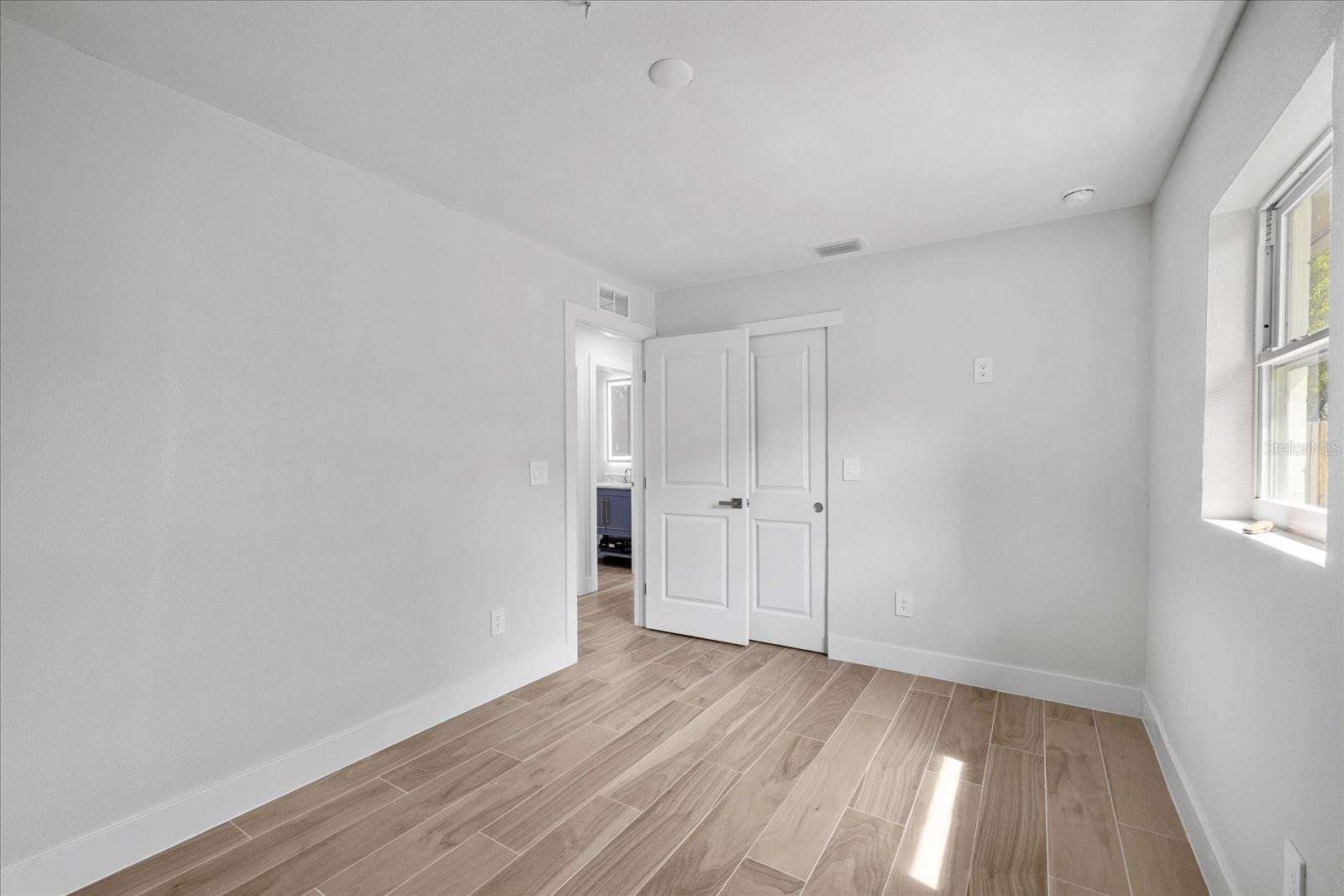 Listing photo id 20 for 3910 Iowa Avenue