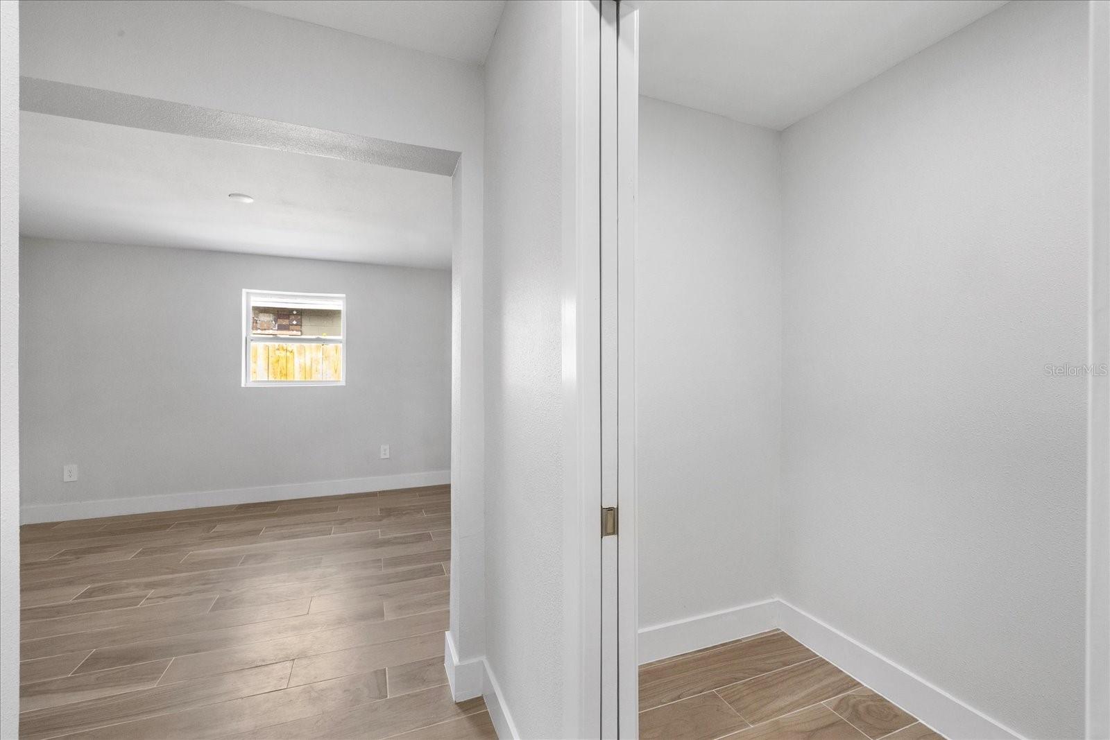Listing photo id 22 for 3910 Iowa Avenue