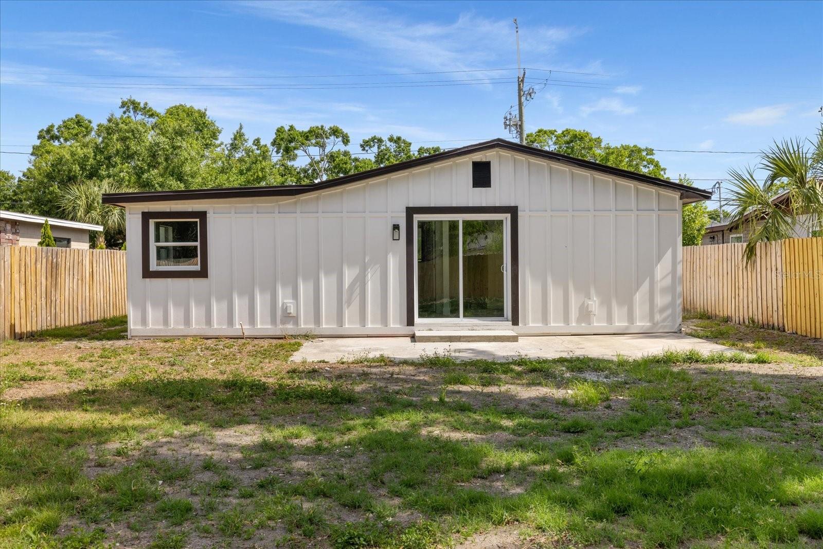 Listing photo id 28 for 3910 Iowa Avenue