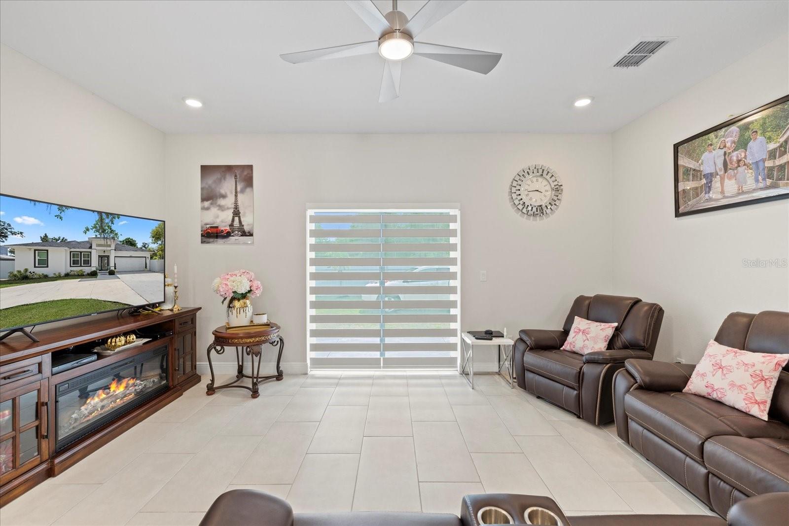Image 12 of 31 For 19212 Sunlake Boulevard