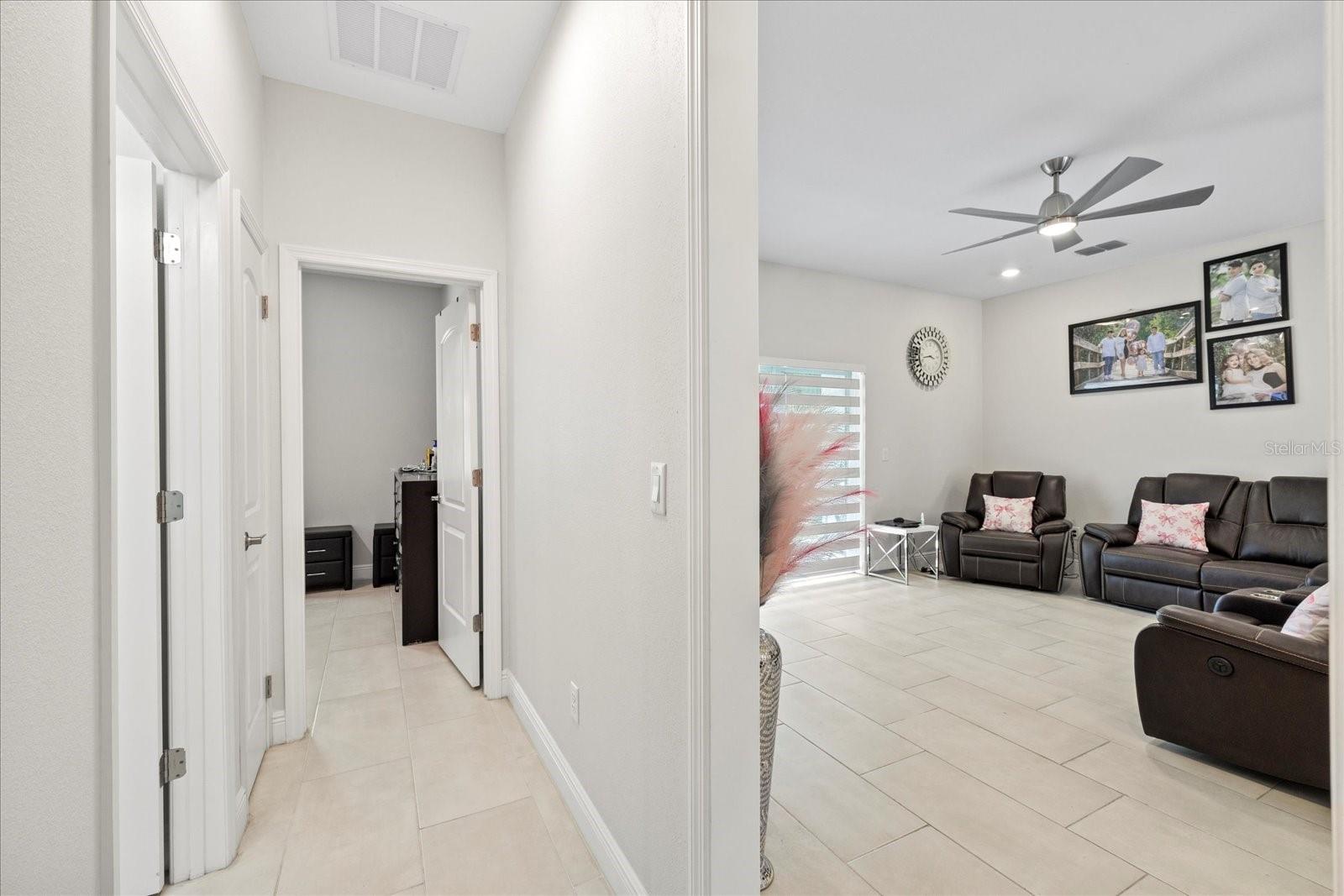 Image 18 of 31 For 19212 Sunlake Boulevard