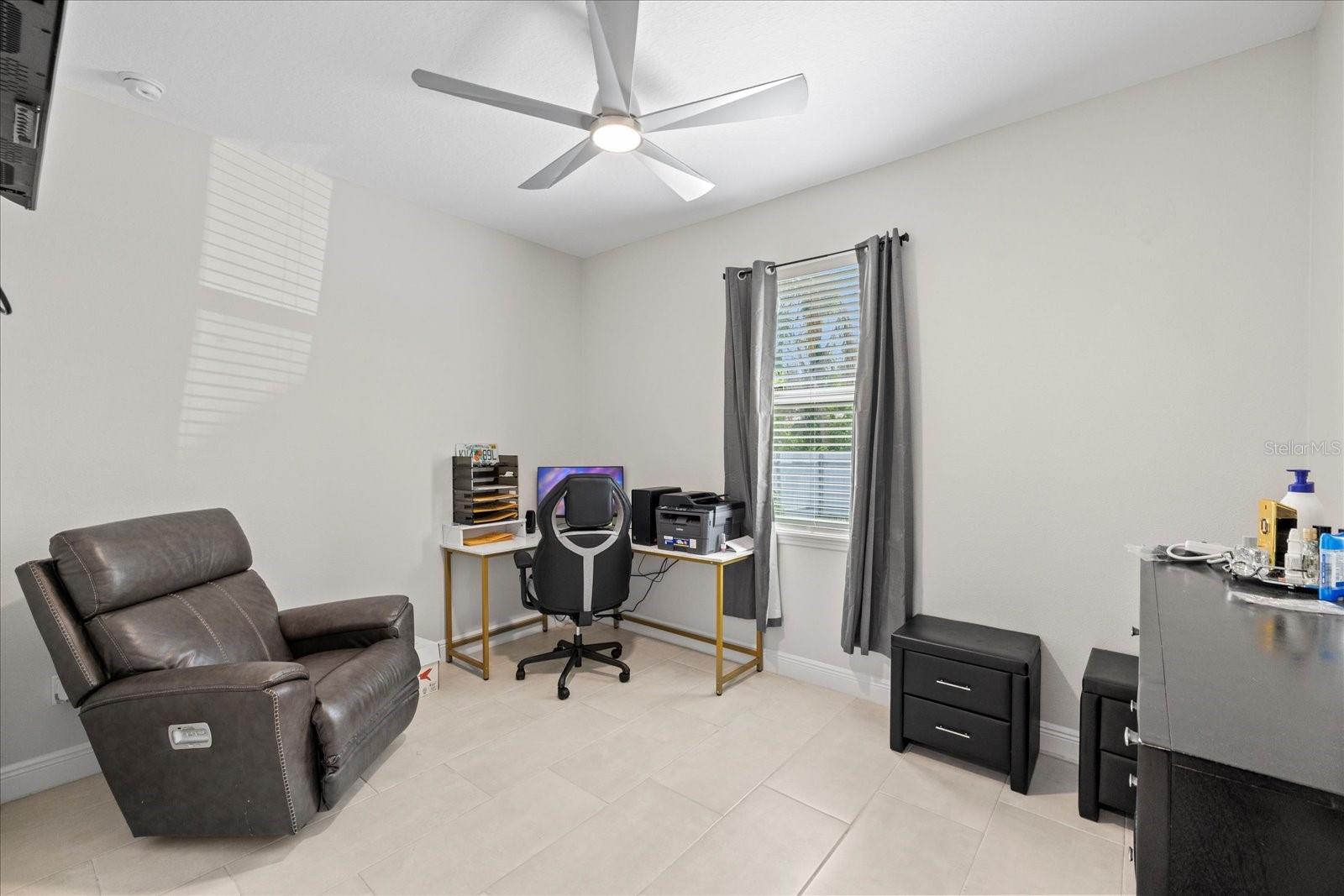 Image 21 of 31 For 19212 Sunlake Boulevard