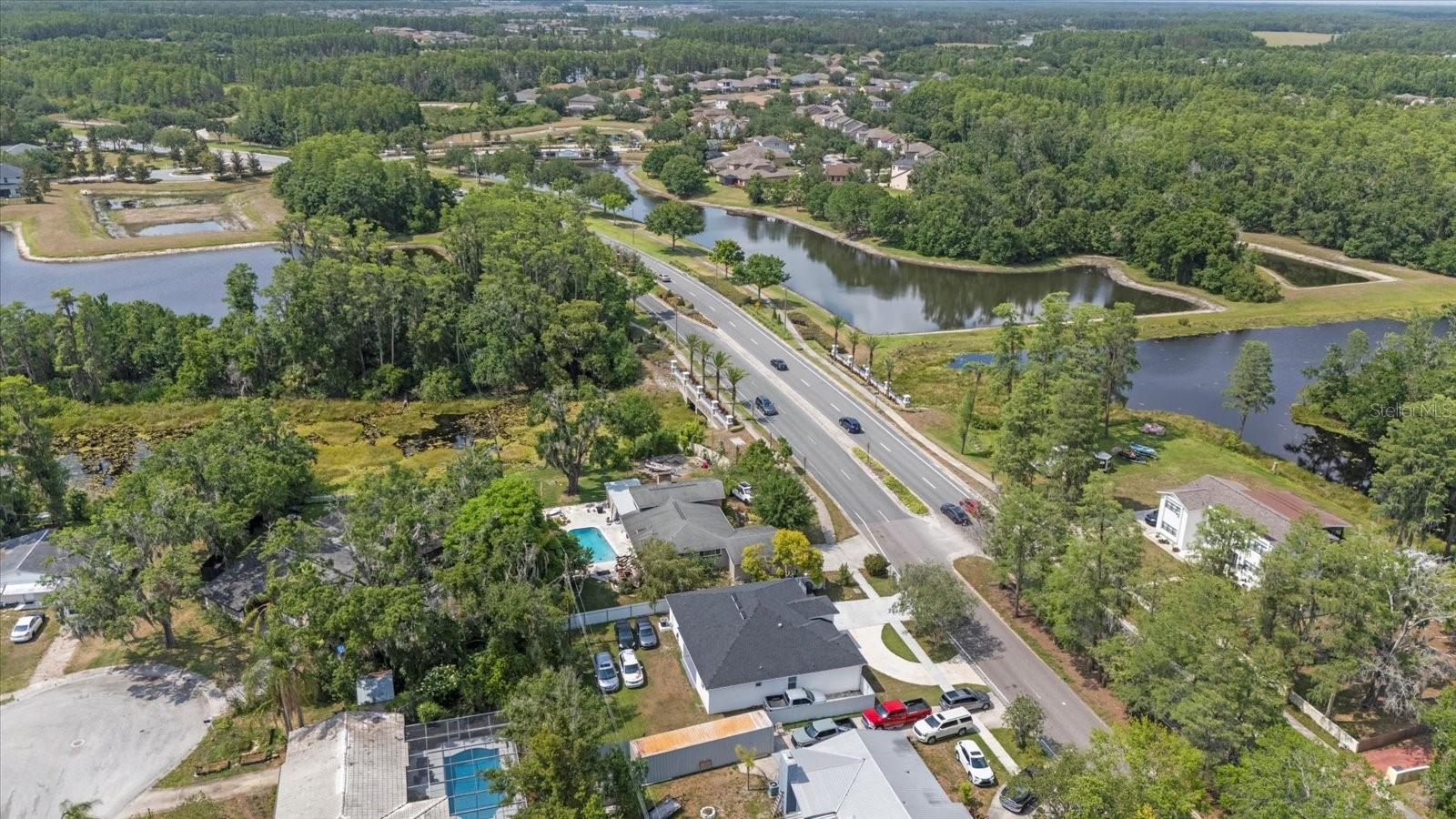 Image 5 of 31 For 19212 Sunlake Boulevard