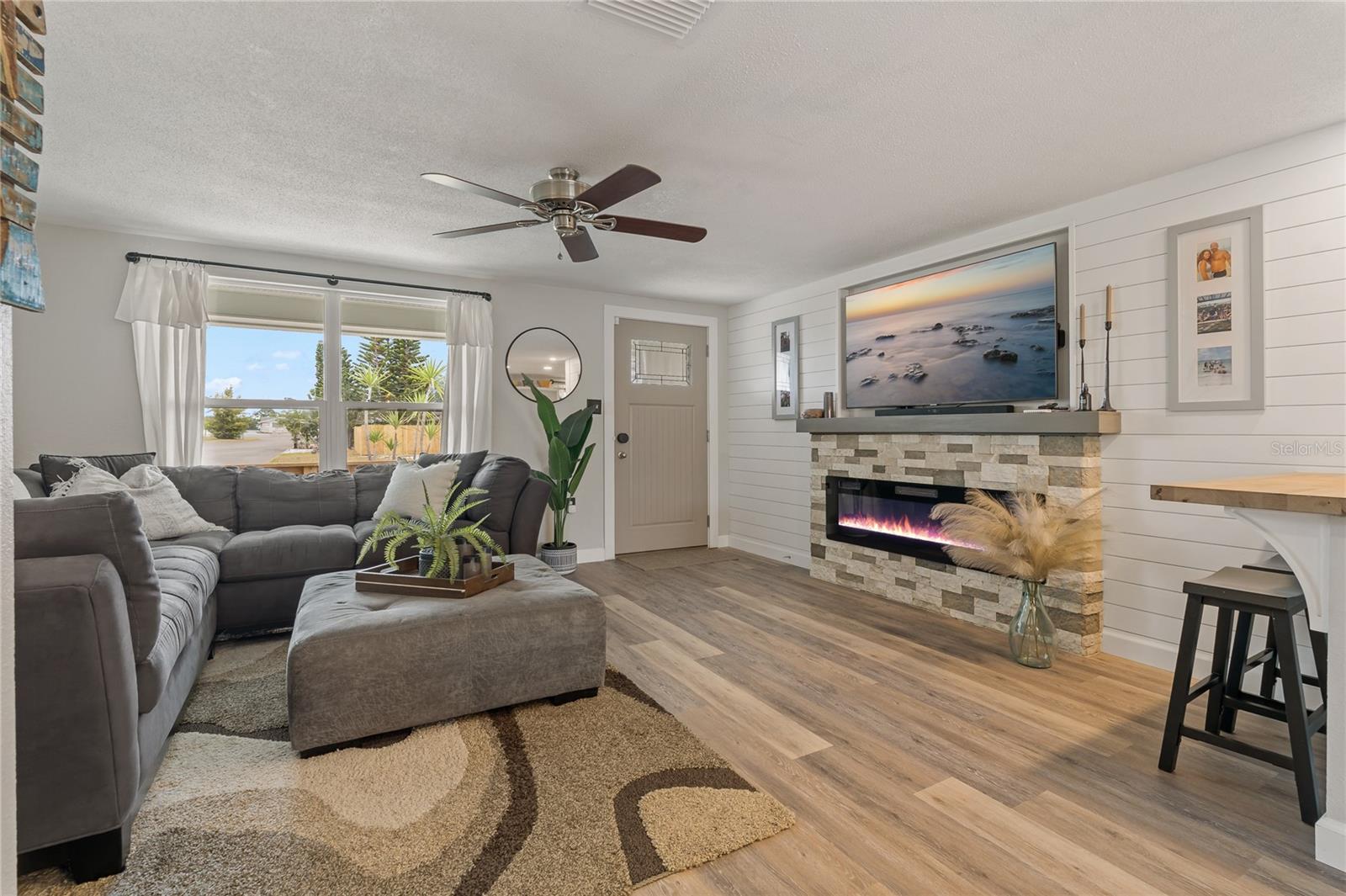 Image 3 of 37 For 7909 Canna Drive