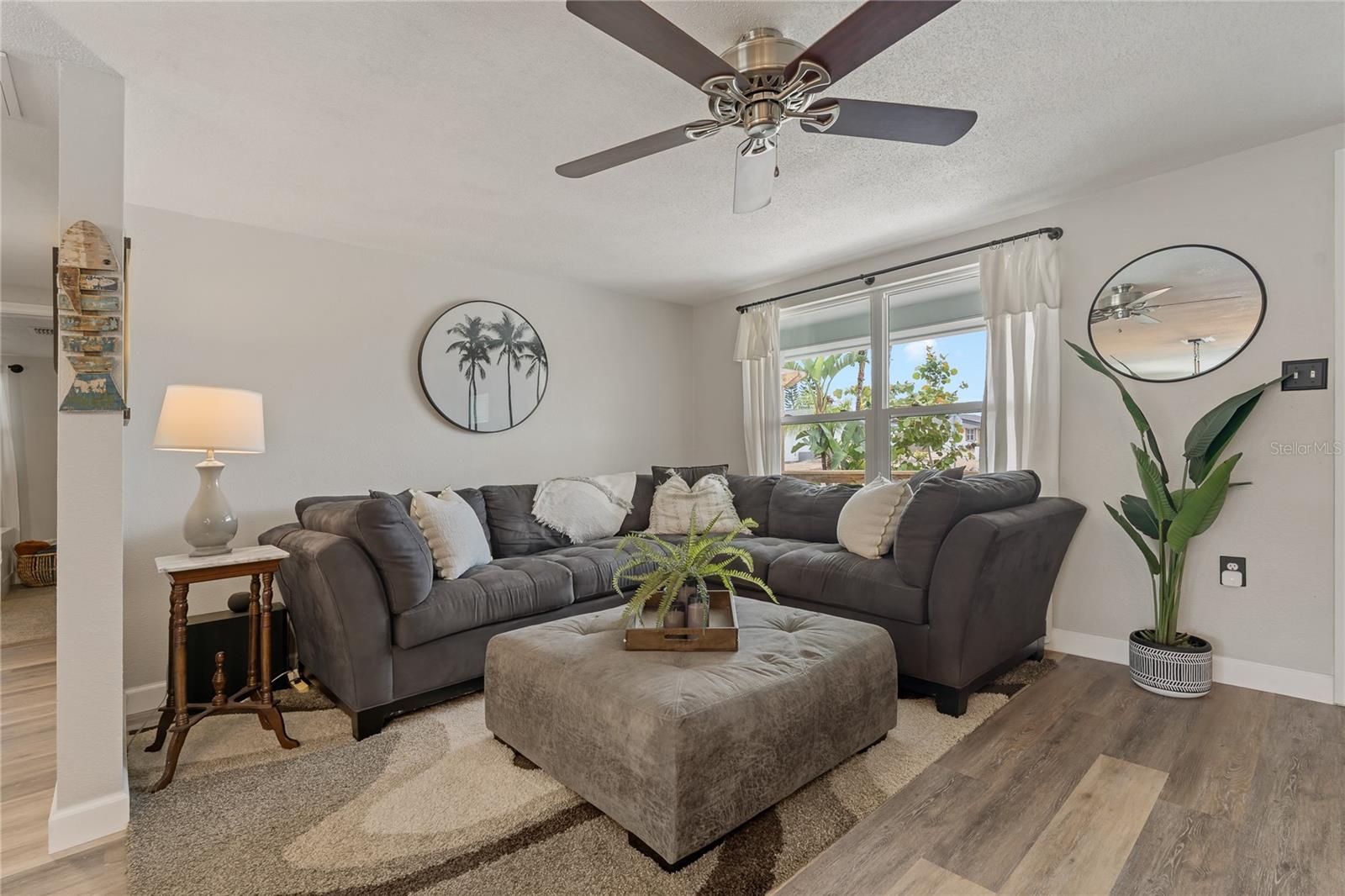 Image 4 of 37 For 7909 Canna Drive