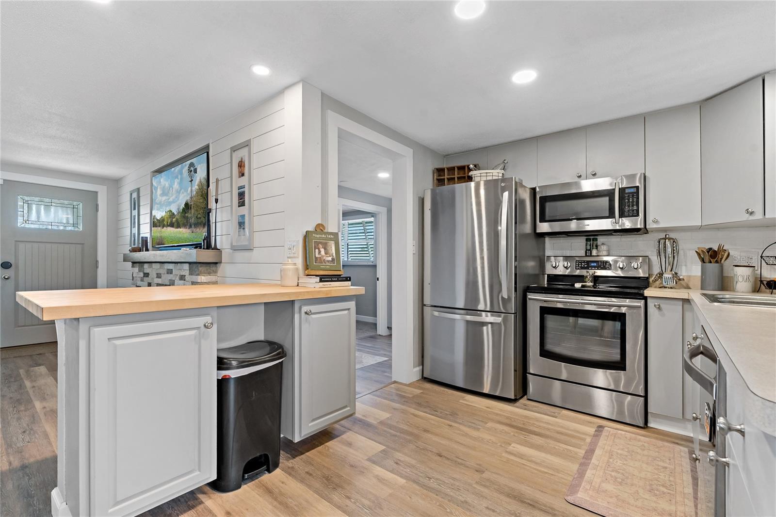 Image 8 of 37 For 7909 Canna Drive