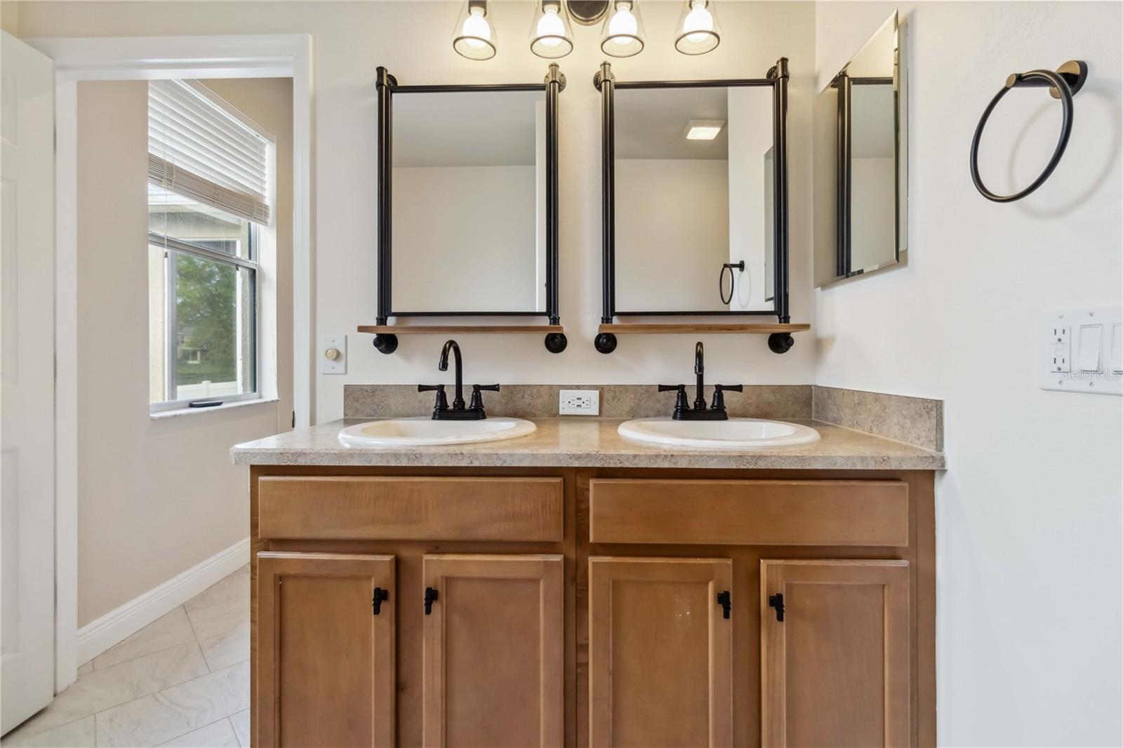 Image 37 of 56 For 2262 Lune Court
