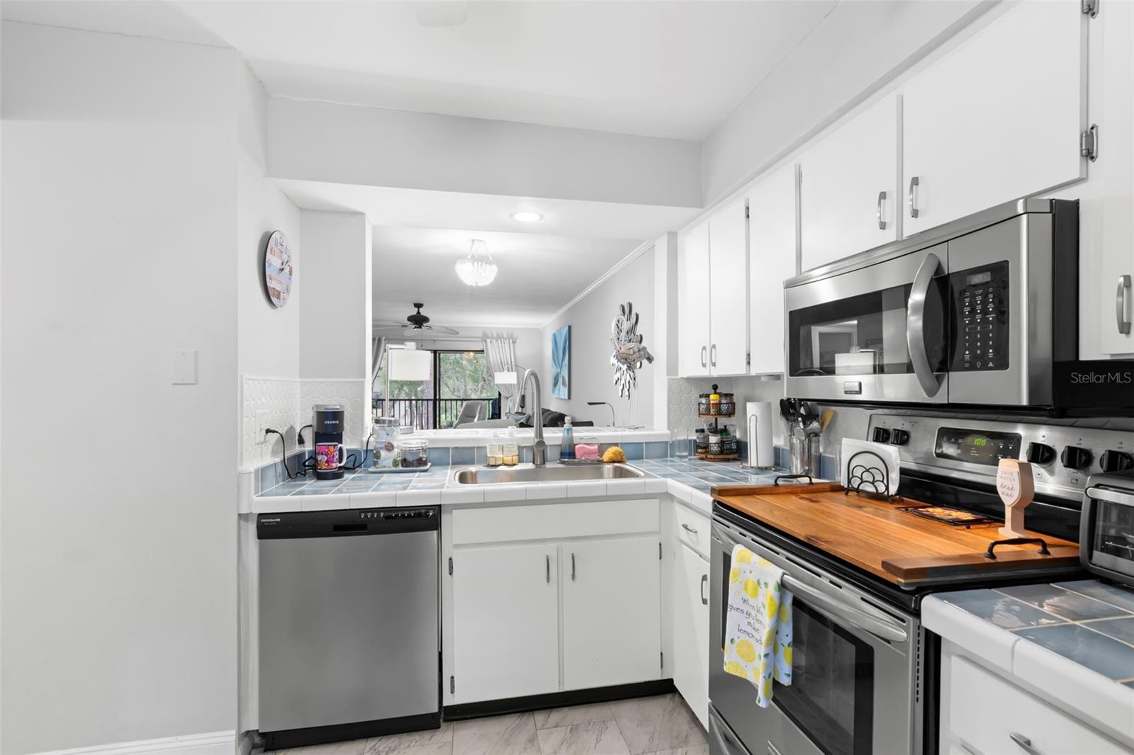 Image 11 of 41 For 3399 Mermoor Drive 301