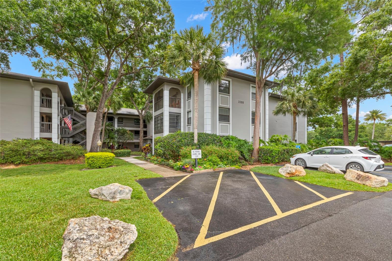 Image 4 of 41 For 3399 Mermoor Drive 301