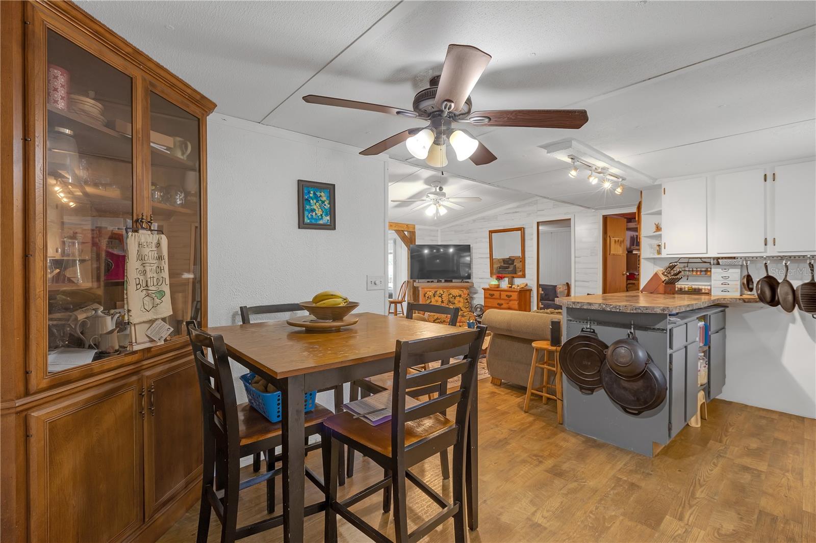 Listing photo id 9 for 4748 Merlin Circle
