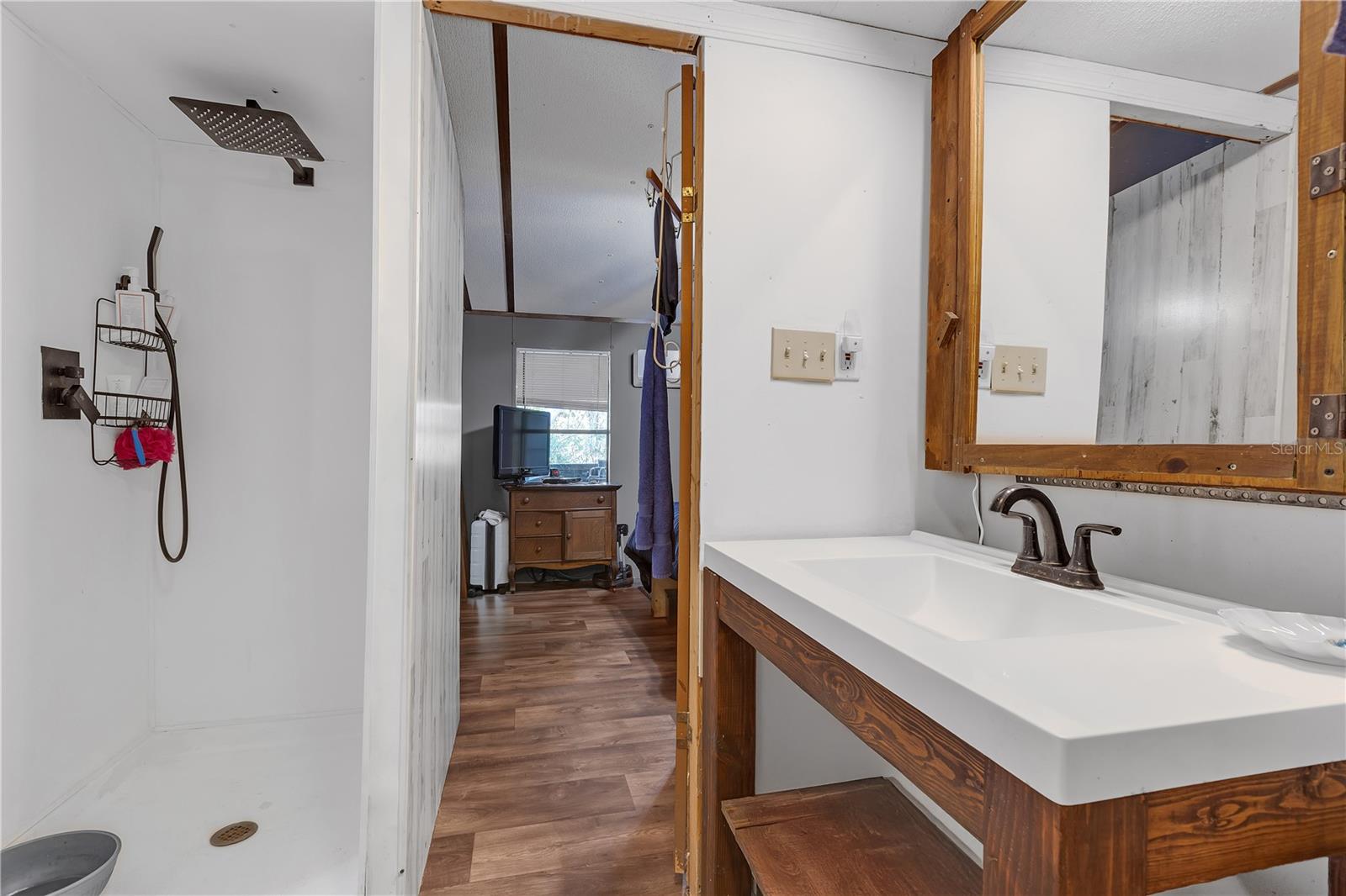 Listing photo id 11 for 4748 Merlin Circle