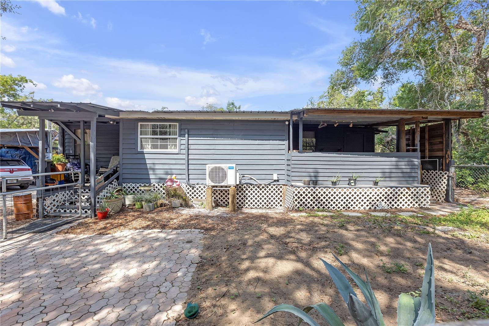 Listing photo id 0 for 4748 Merlin Circle