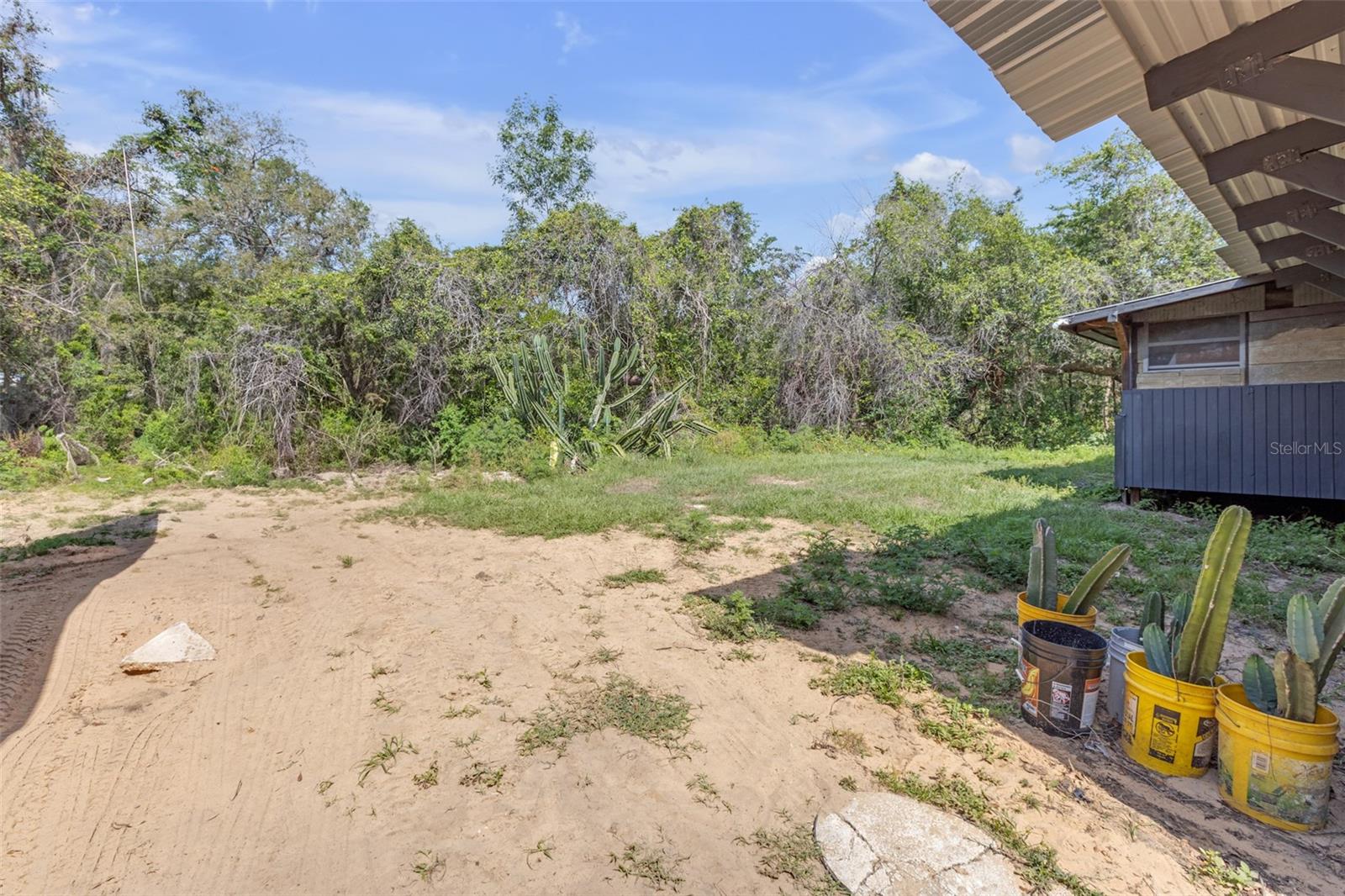 Listing photo id 18 for 4748 Merlin Circle