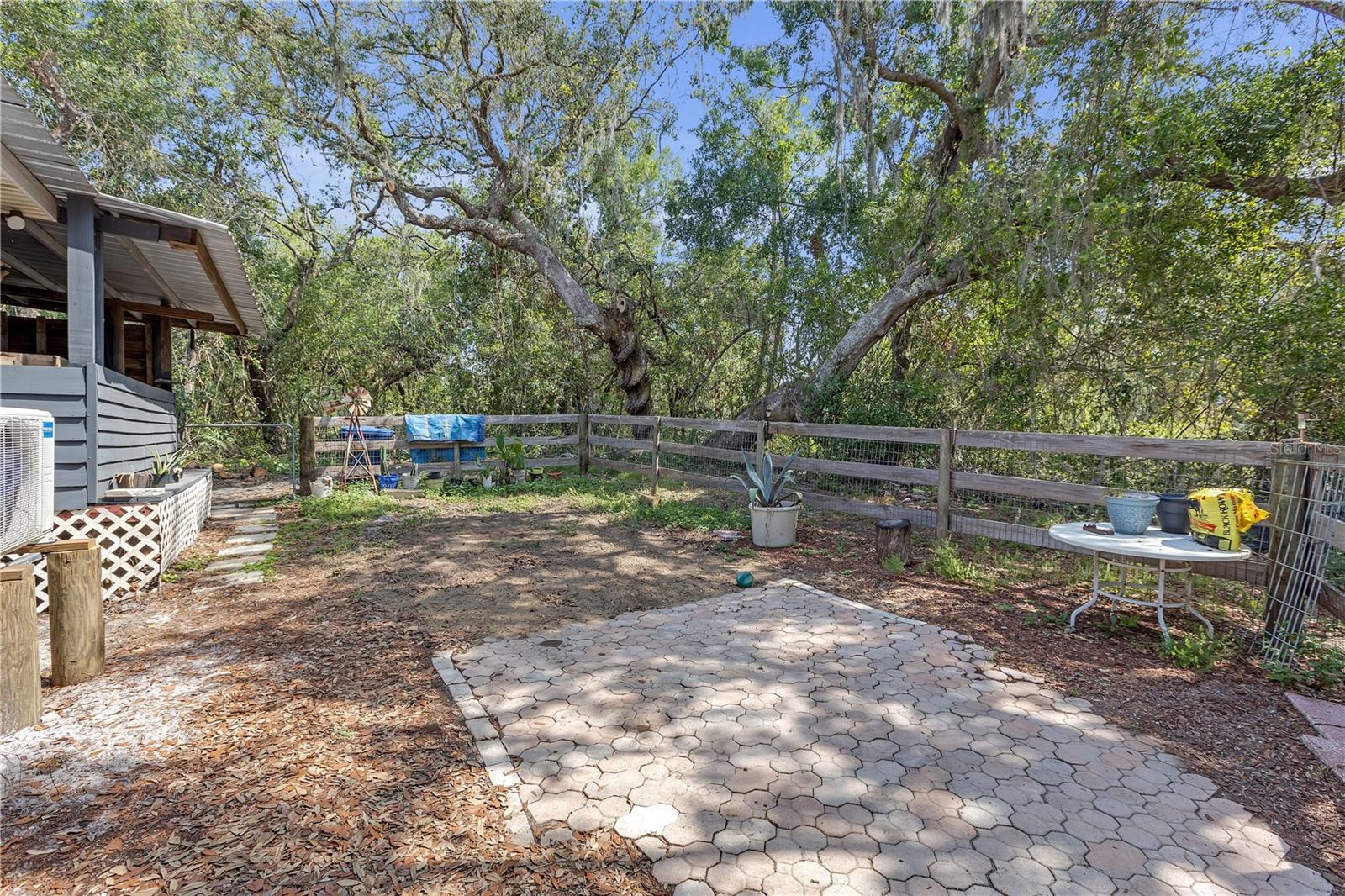 Listing photo id 1 for 4748 Merlin Circle