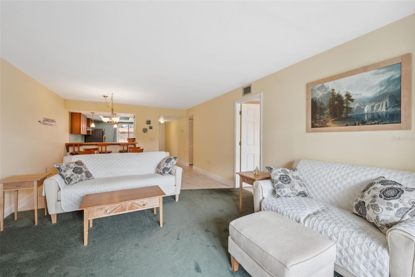 Listing photo id 15 for 143 Lakeside Drive 143
