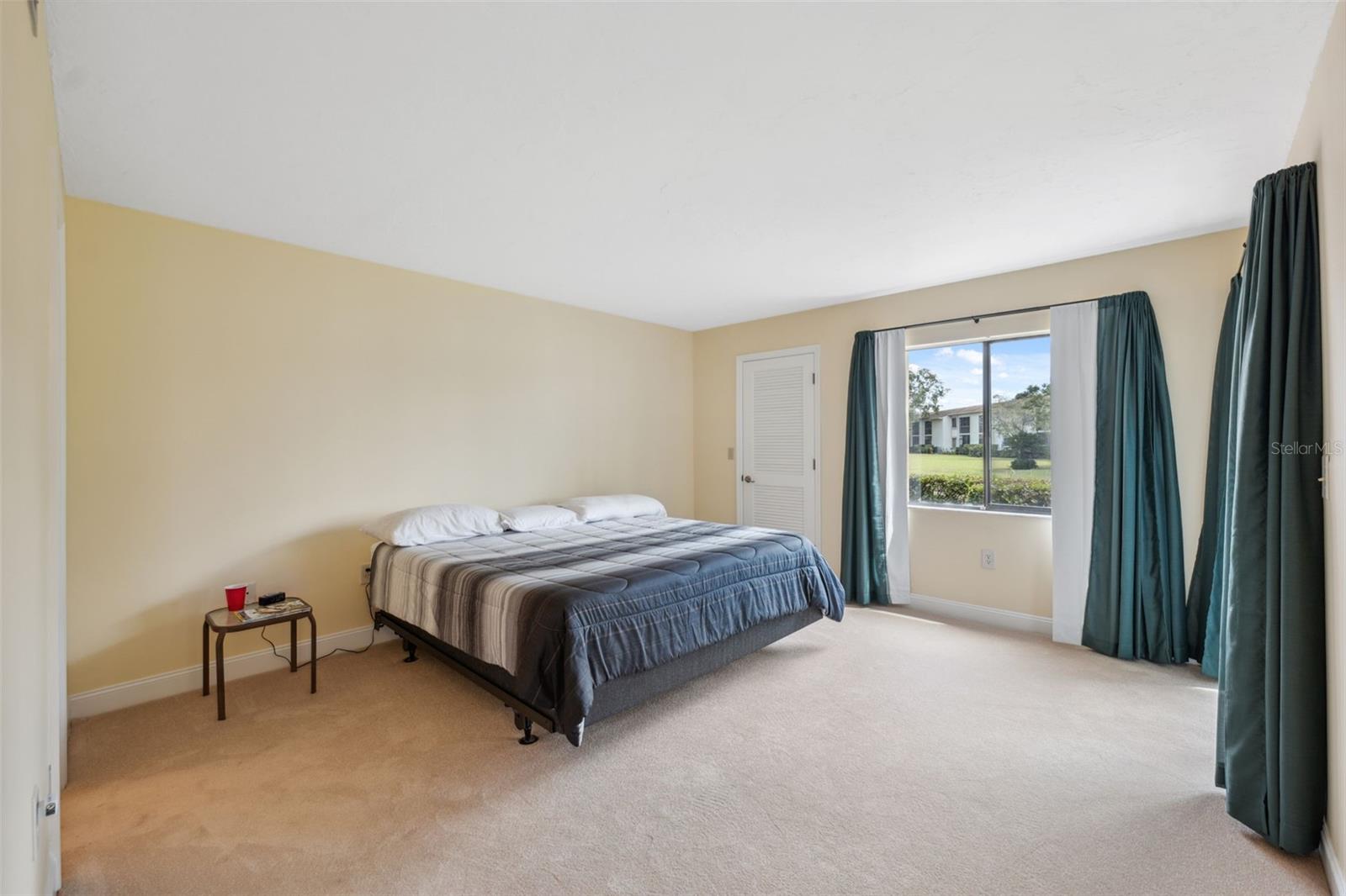 Listing photo id 16 for 143 Lakeside Drive 143