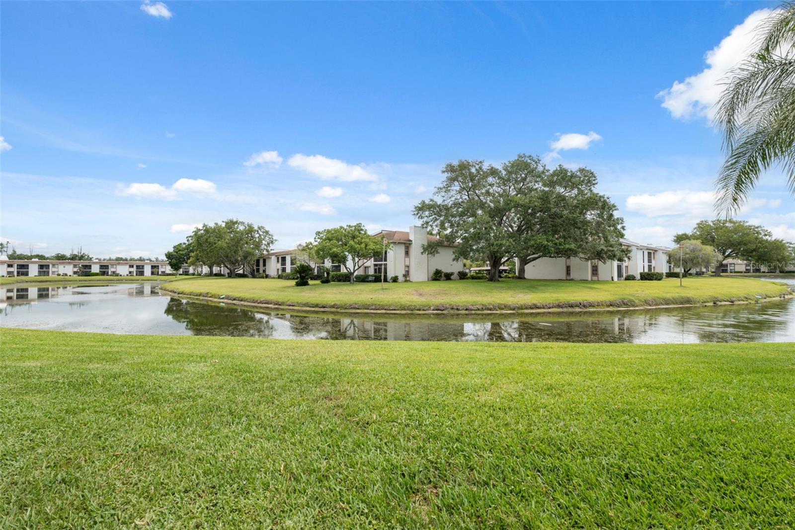 Listing photo id 0 for 143 Lakeside Drive 143