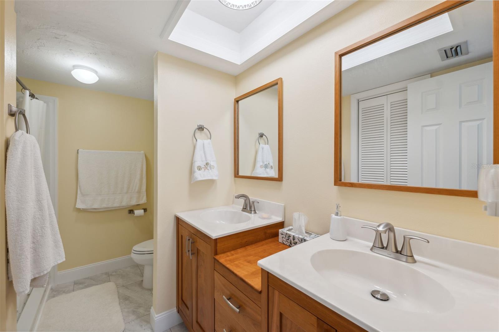 Listing photo id 19 for 143 Lakeside Drive 143