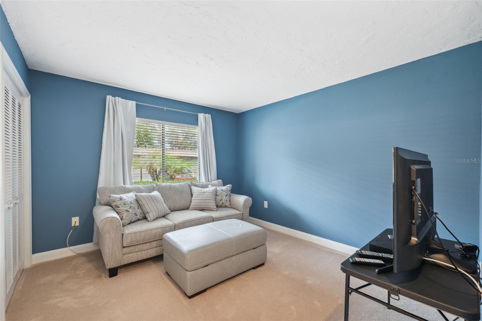 Listing photo id 21 for 143 Lakeside Drive 143