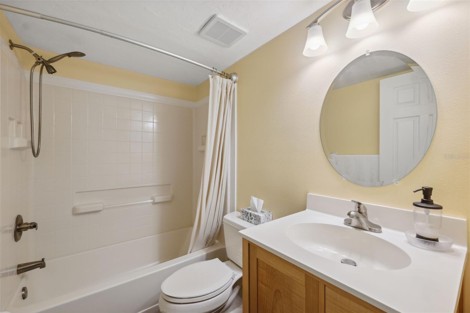 Listing photo id 23 for 143 Lakeside Drive 143