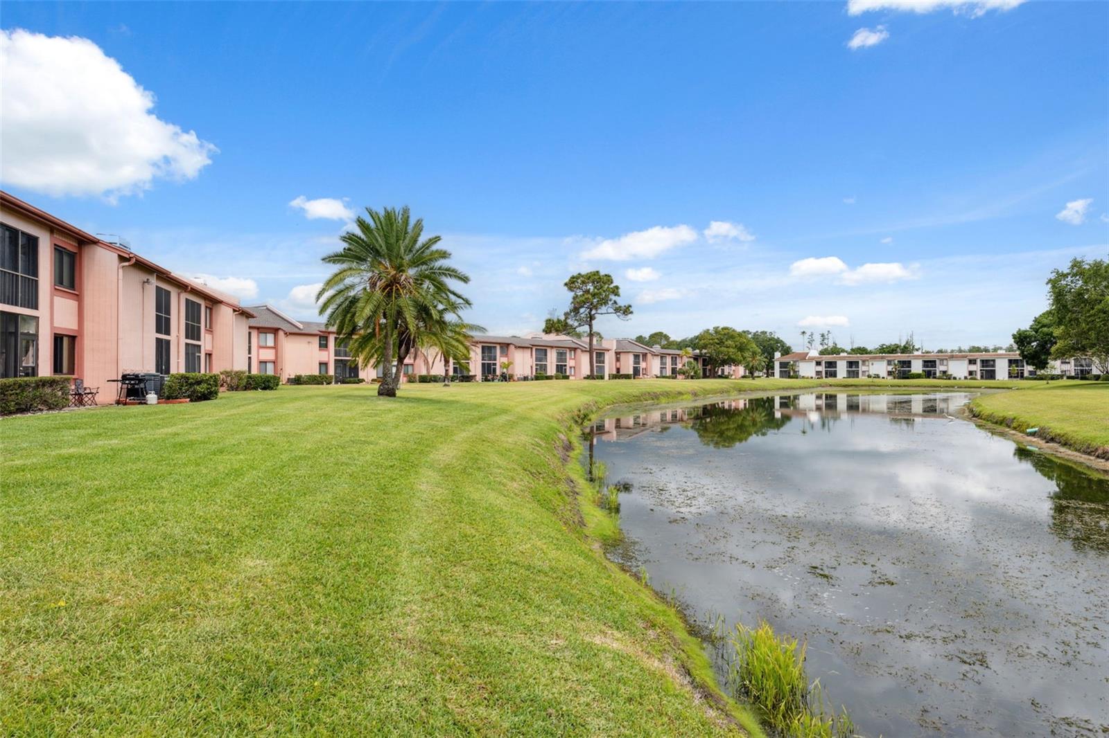 Listing photo id 27 for 143 Lakeside Drive 143