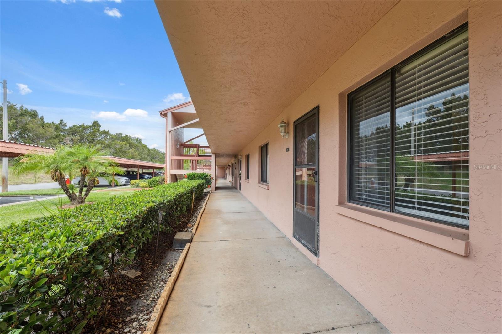 Listing photo id 1 for 143 Lakeside Drive 143